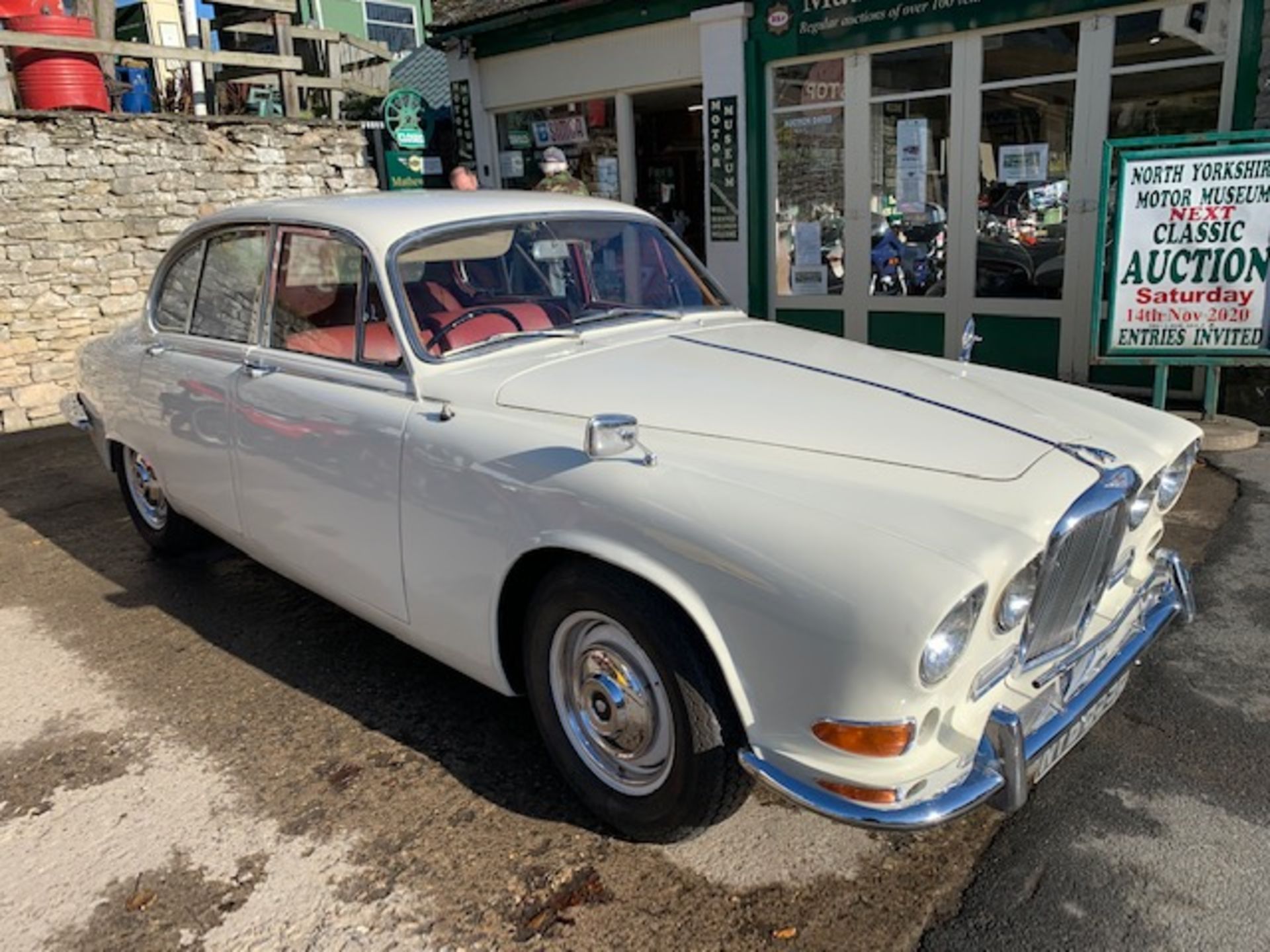 1967 Jaguar 420