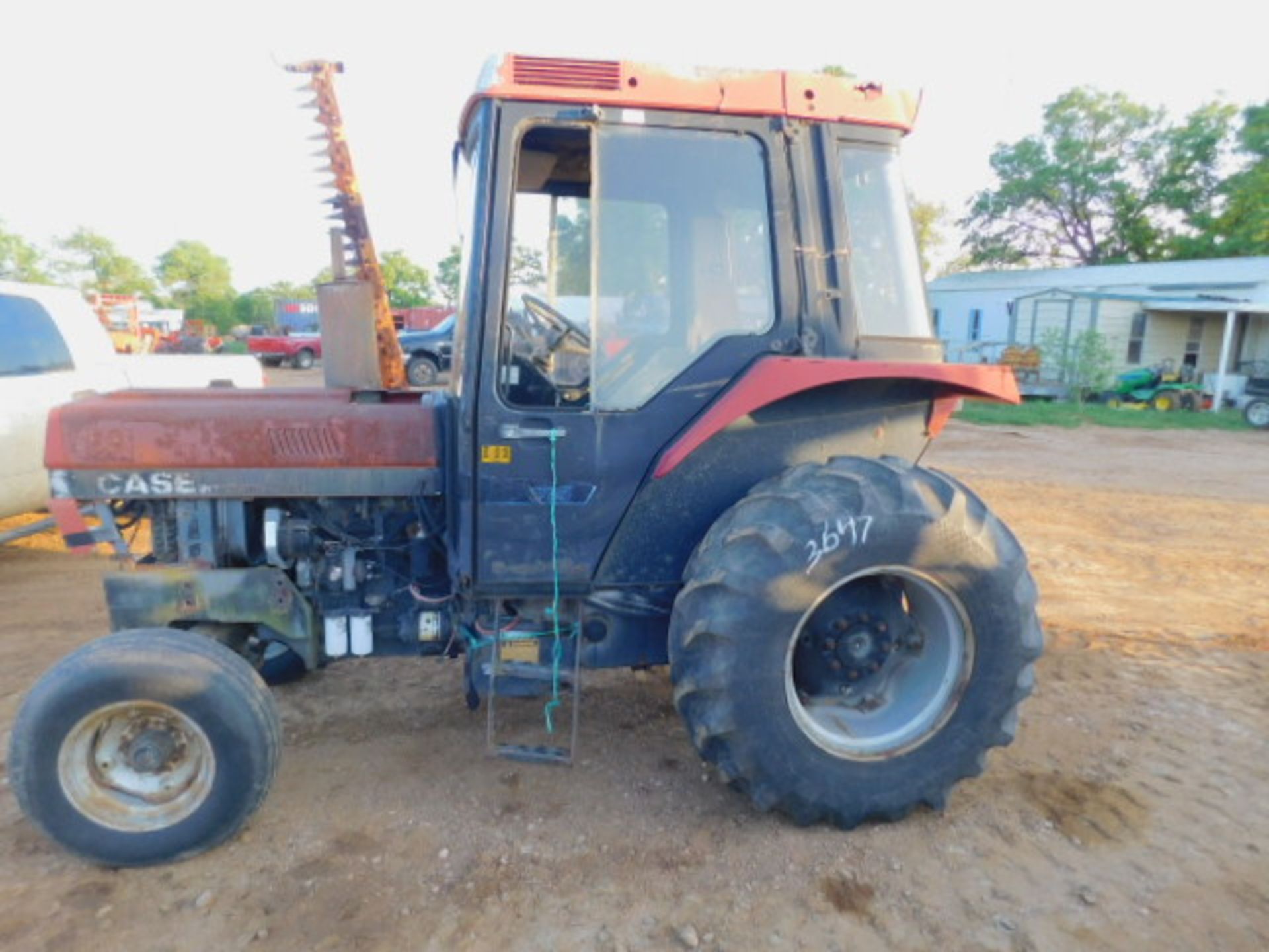 685 CASE IH CAB TRACTOR w/ MOWER ATTACHMENT ON SIDE