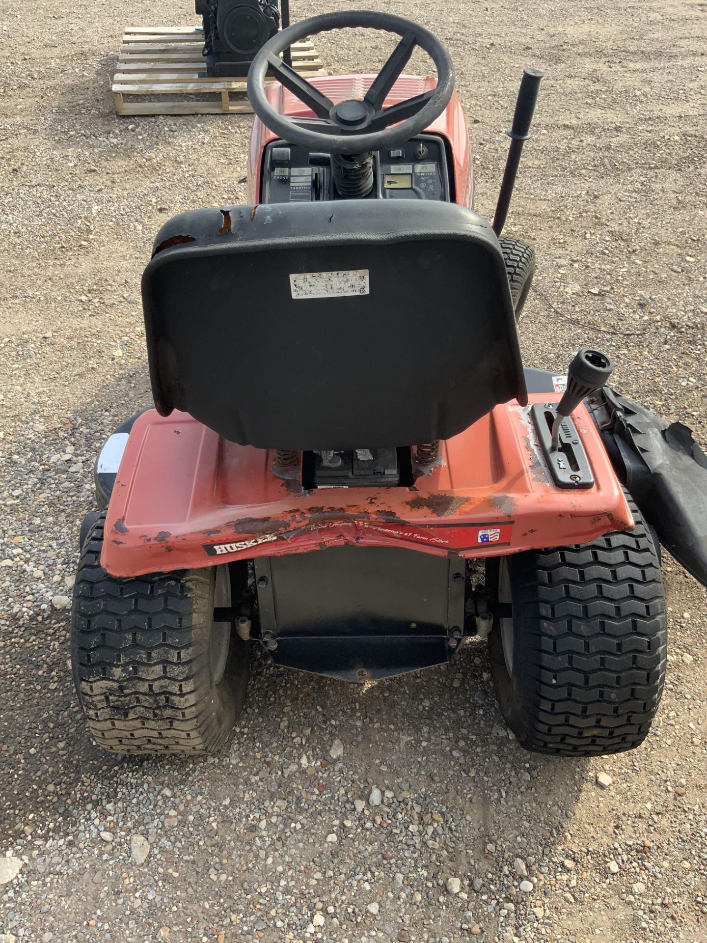 HUSKEE LAWN MOWER/ NOT RUNNING - Image 4 of 8