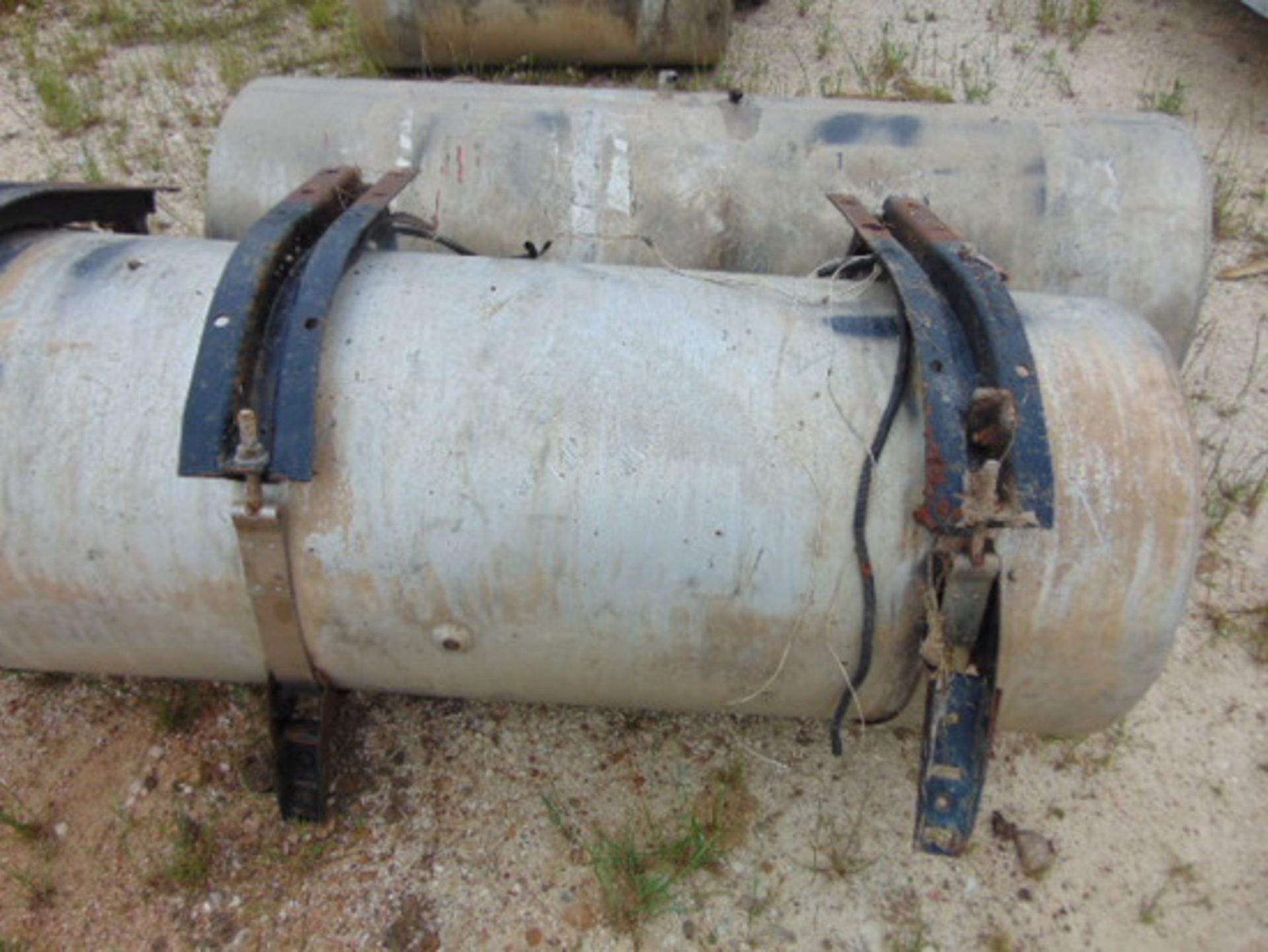 18 WHEELER FUEL TANKS