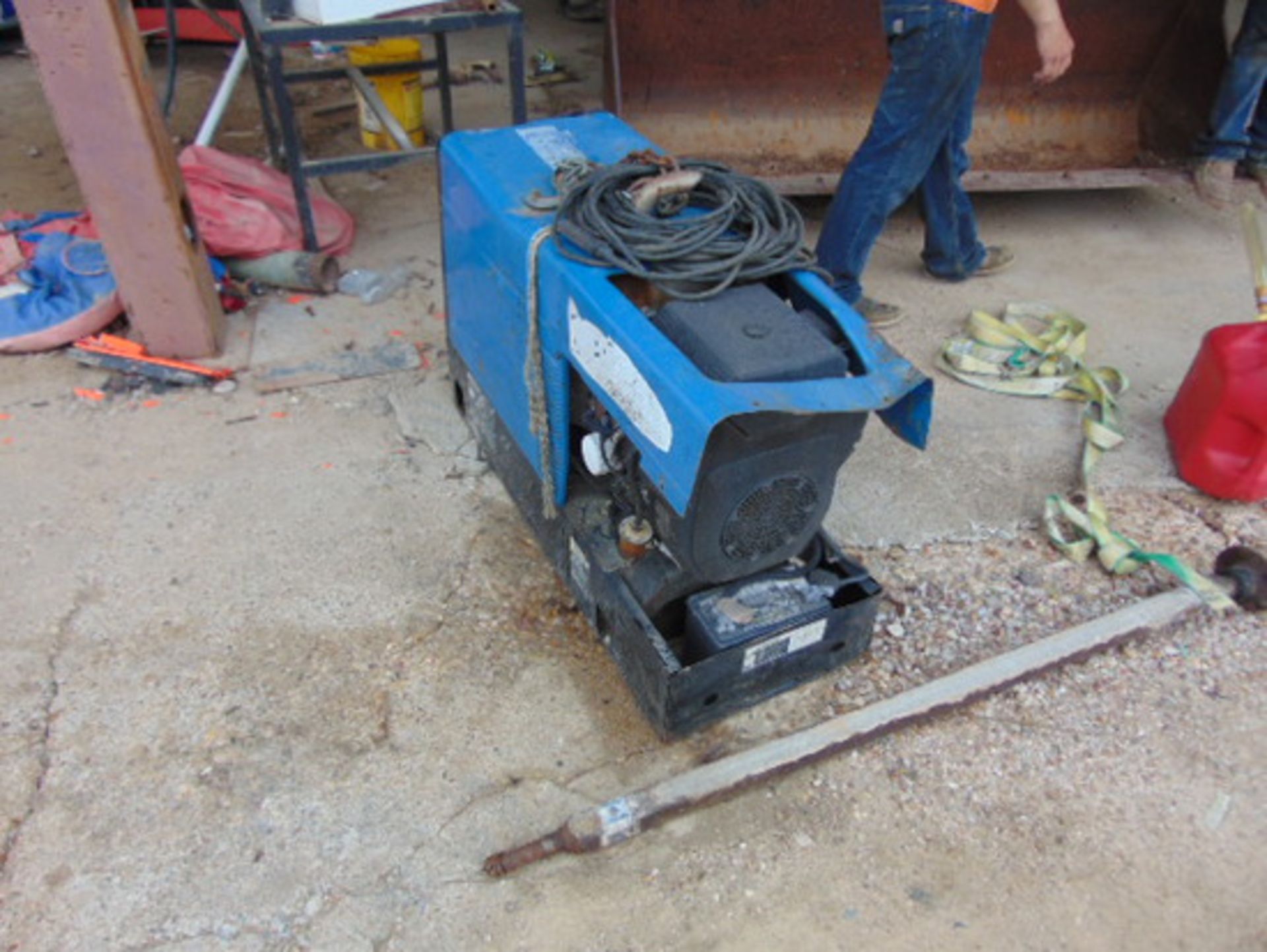 BOBCAT 225 NT WELDER/GENERATOR