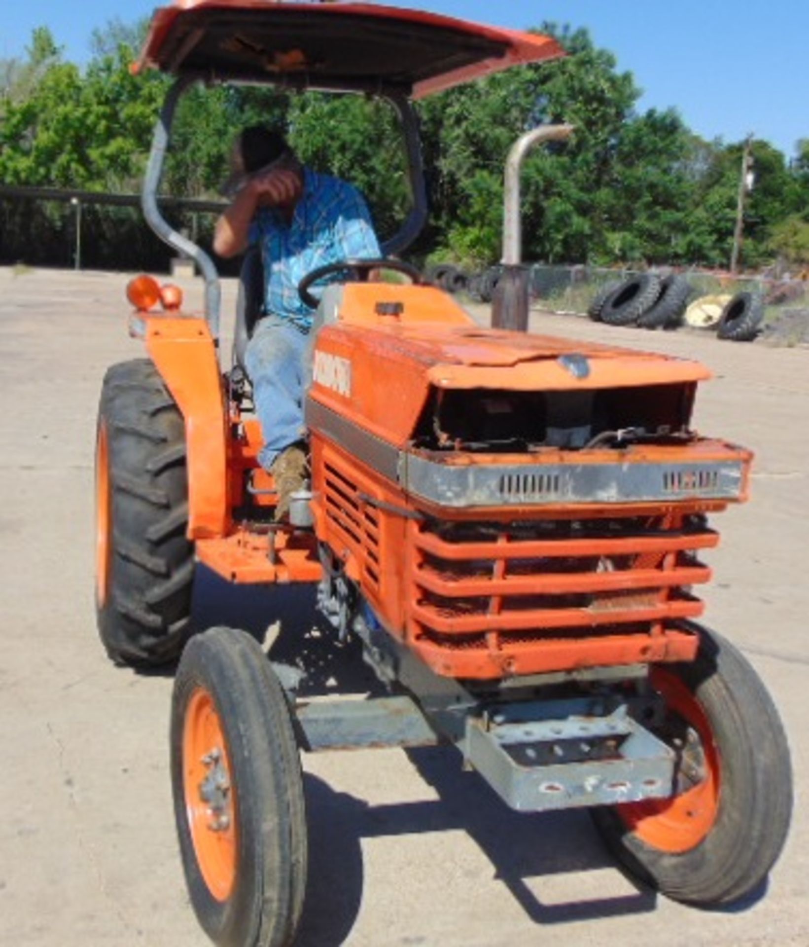 KUBOTA L3000 TRACTOR - Image 3 of 5