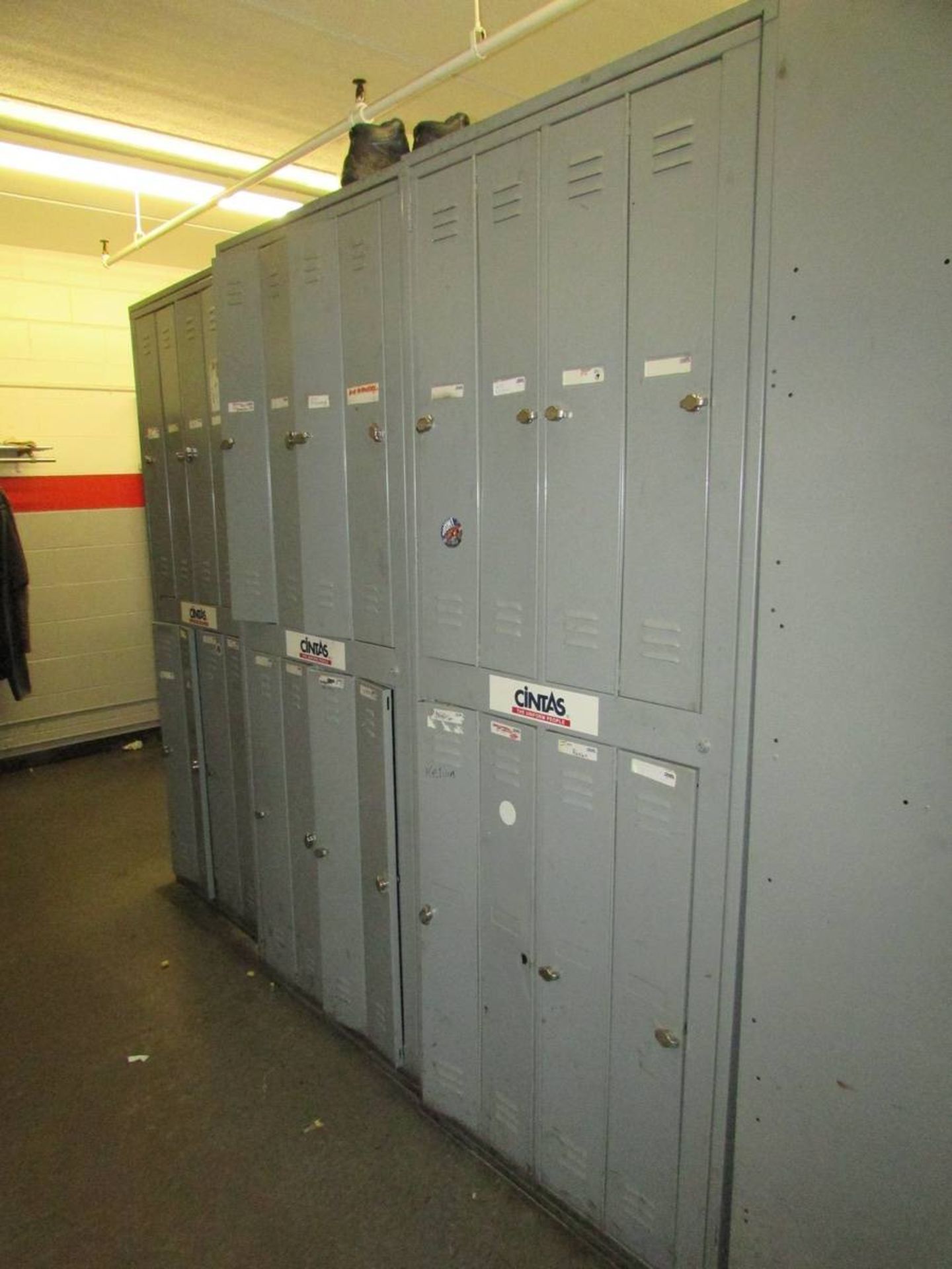 Locker Units - Image 2 of 10