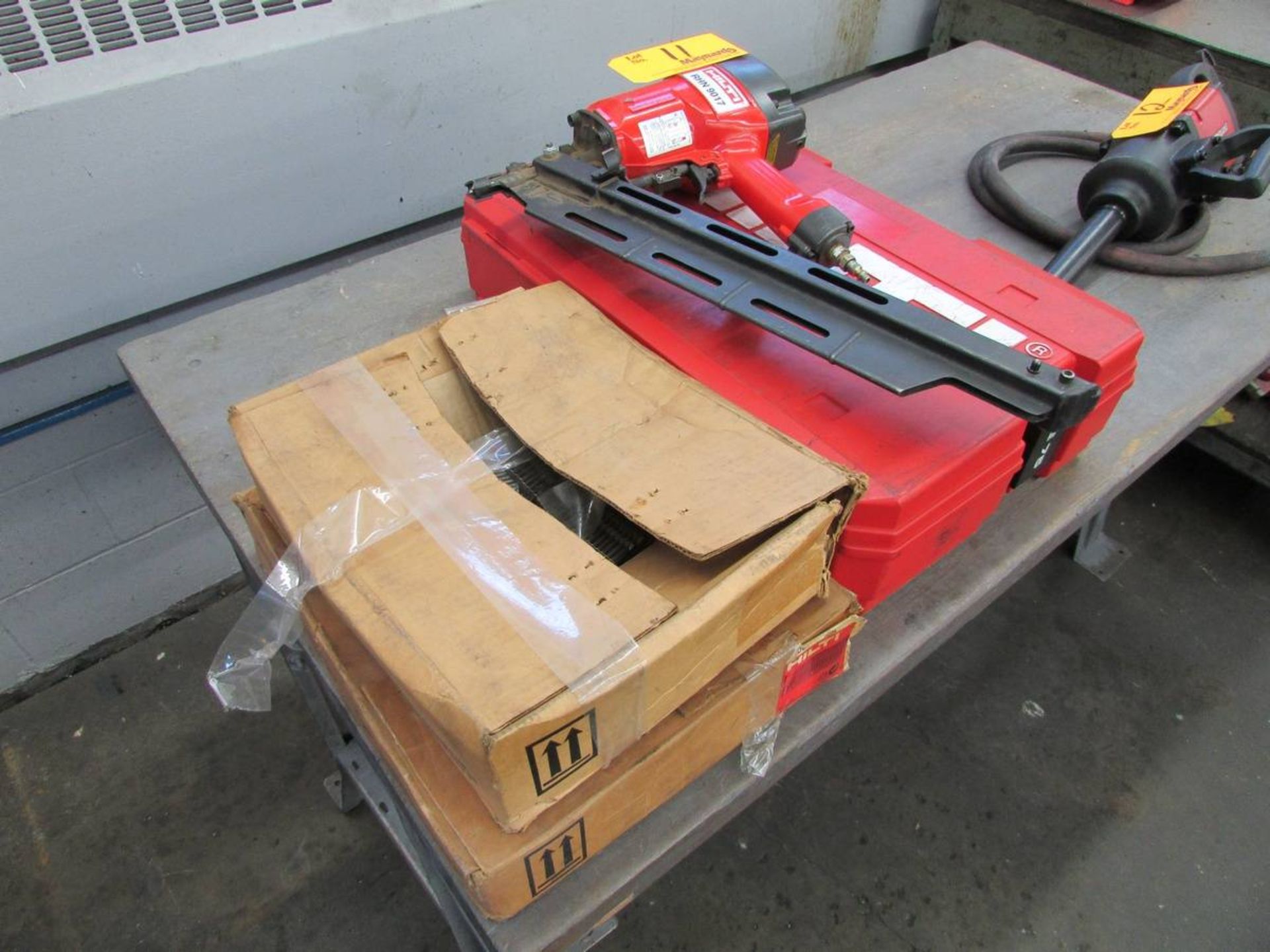 Hilti RHN 9017/07 Pneumatic Nailer