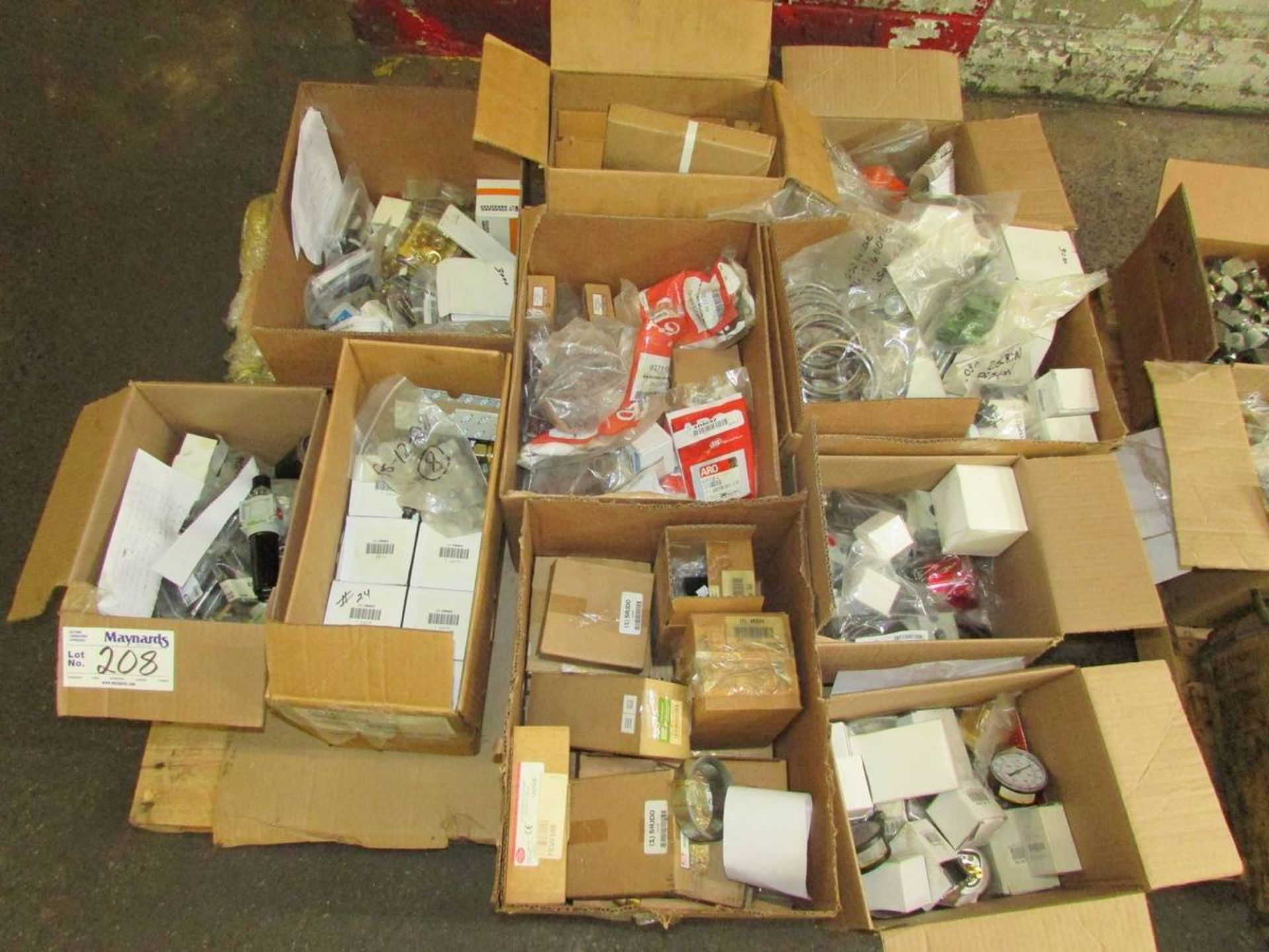 Pallets of Assorted Hydraulic and Air Fittings - Image 2 of 10