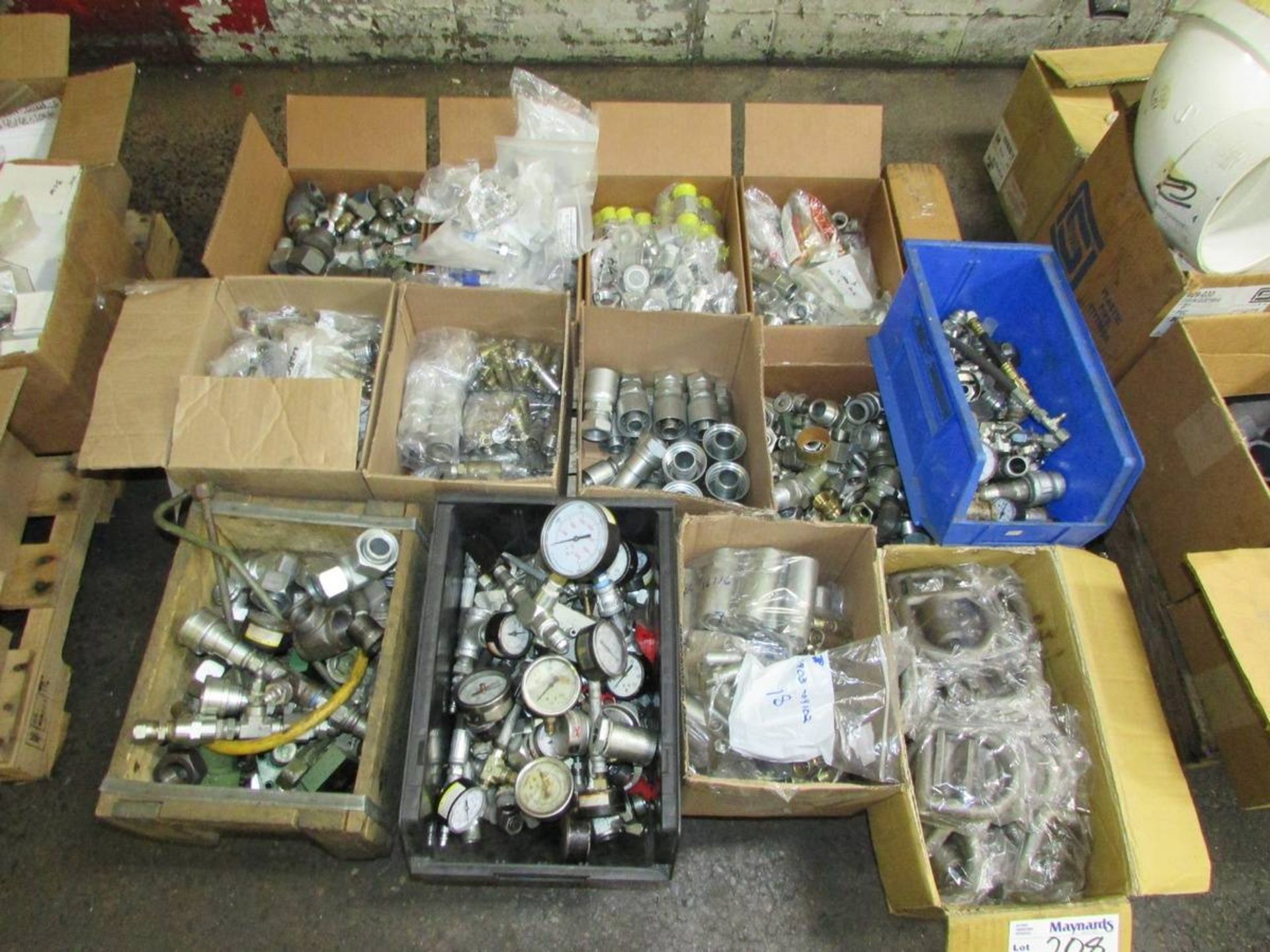 Pallets of Assorted Hydraulic and Air Fittings - Image 6 of 10