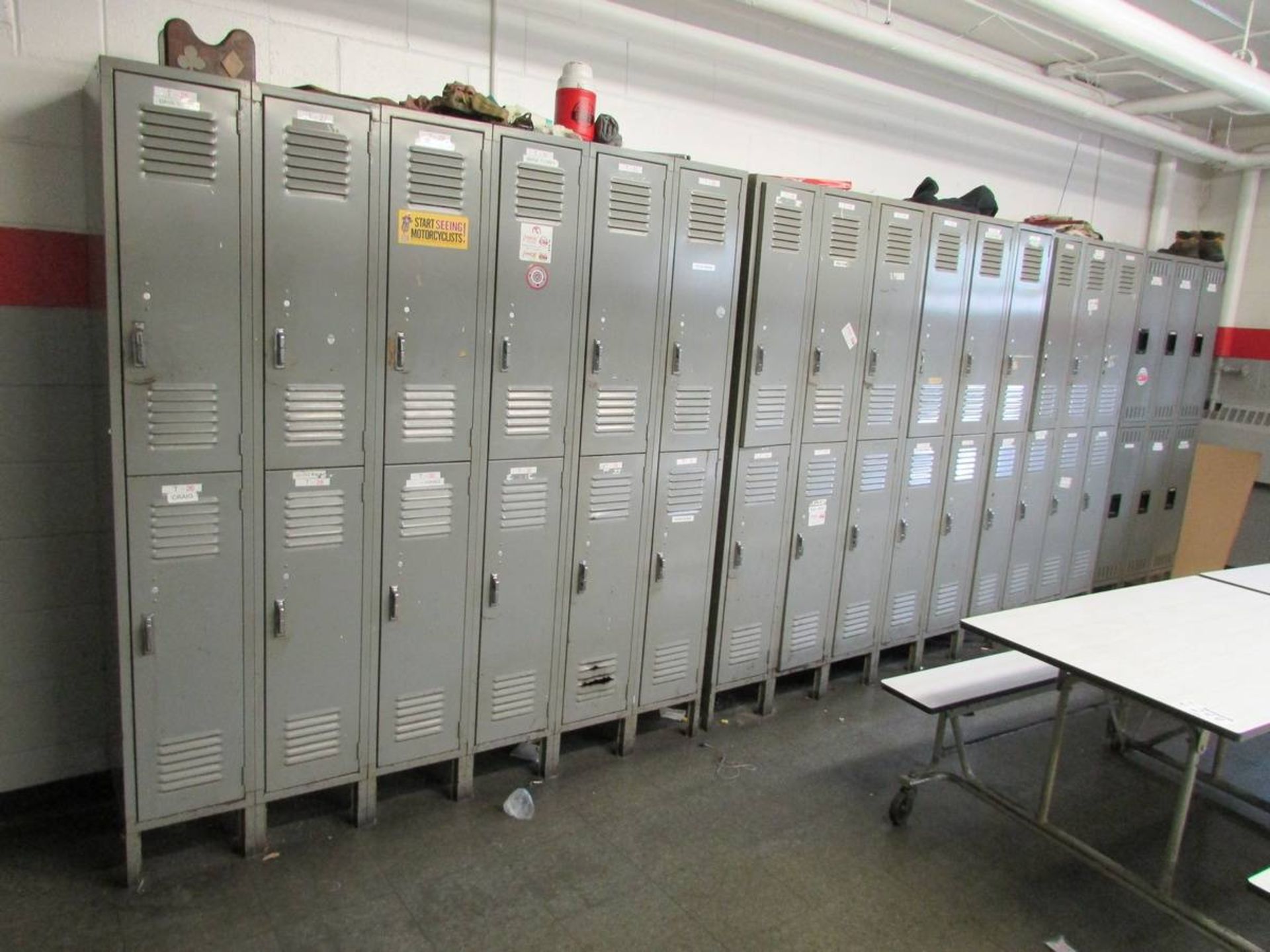 Locker Units - Image 2 of 4