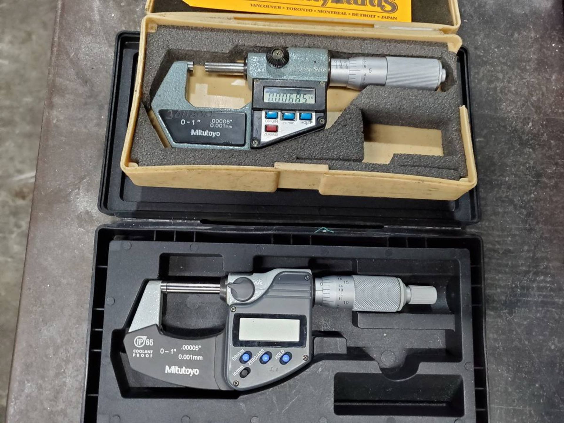 Mitutoyo (2) 0-1" Digital Micrometers