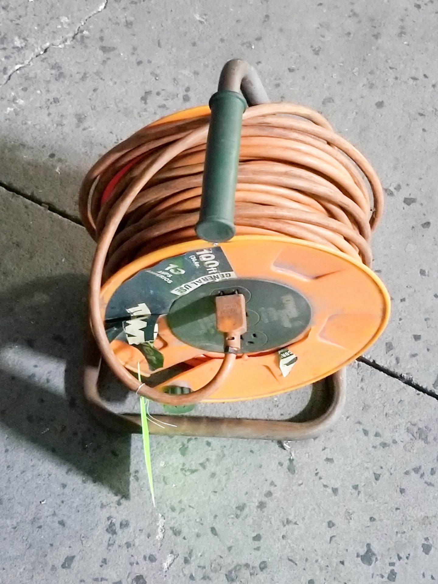 100’ Extension Cord on Reel