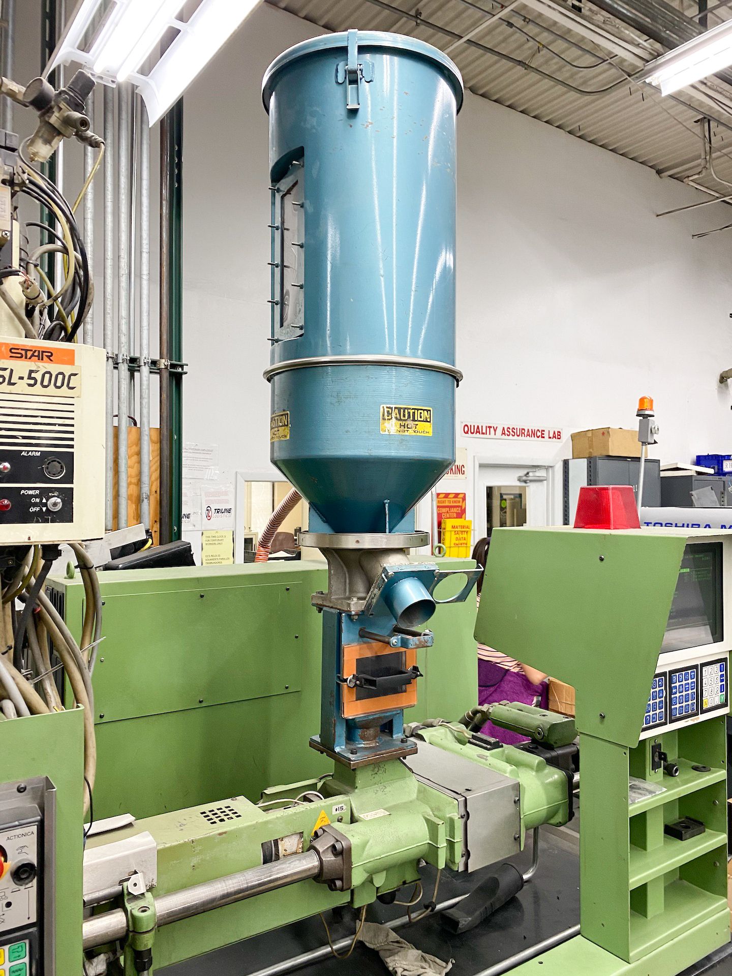 Arburg 44 Ton Injection Molding Press - Image 9 of 12