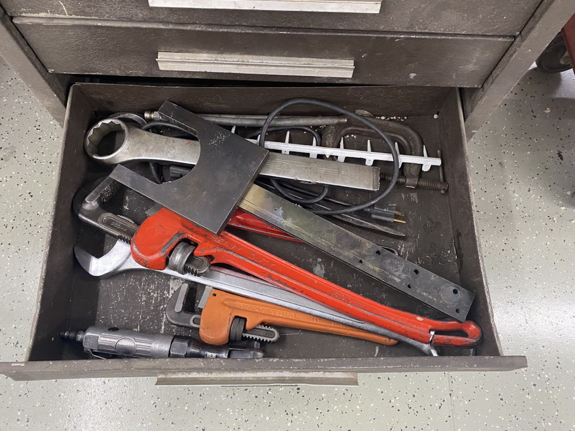 Kennedy 27" x 18" Tool Box Including Assorted Hand Tools, Wrenches, Screwdrivers and Hex Keys - Image 10 of 11