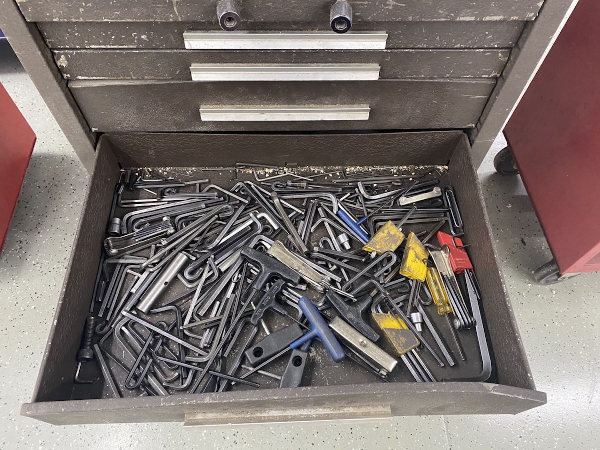 Kennedy 27" x 18" Tool Box Including Assorted Hand Tools, Wrenches, Screwdrivers and Hex Keys - Image 8 of 11