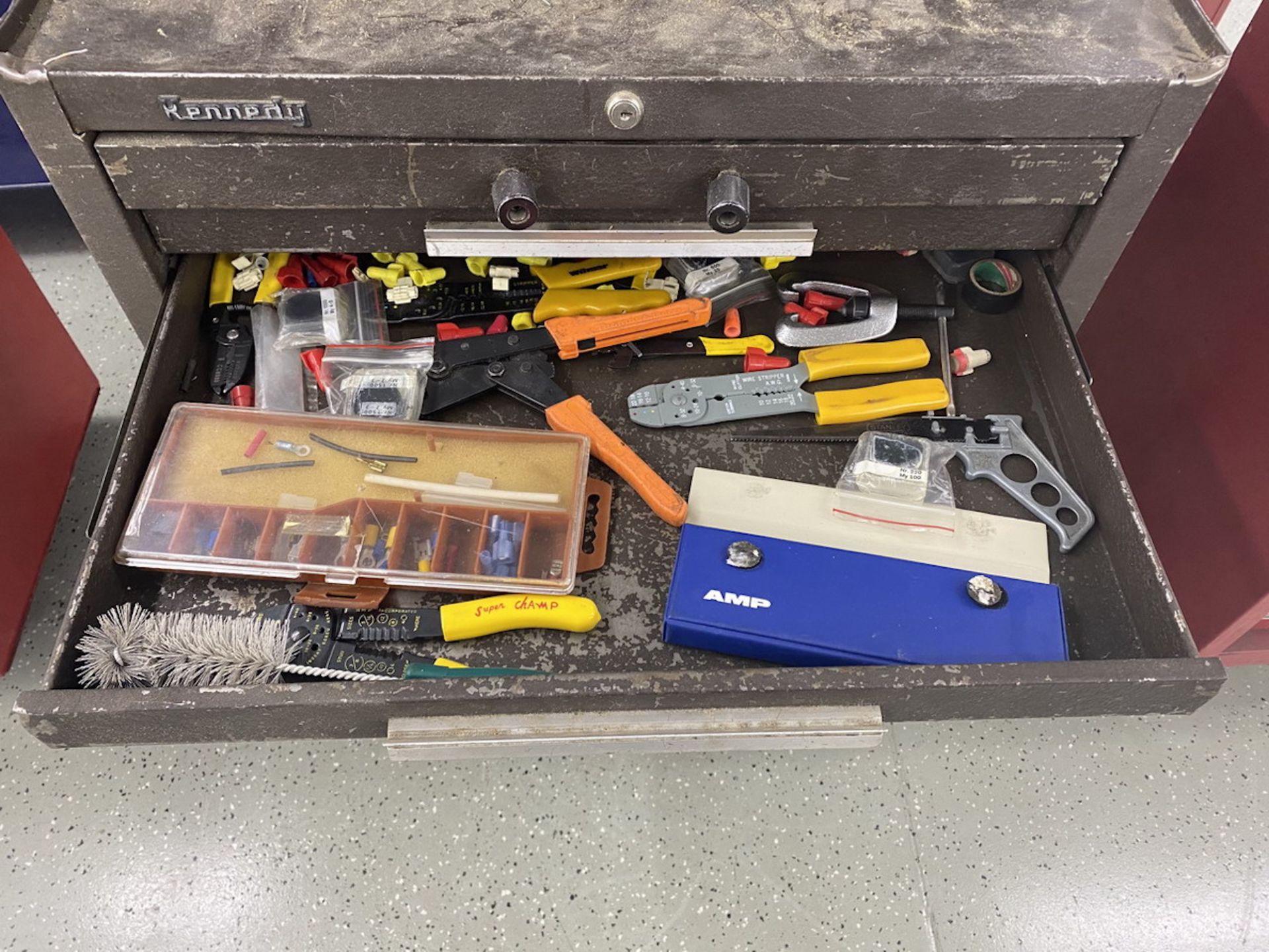 Kennedy 27" x 18" Tool Box Including Assorted Hand Tools, Wrenches, Screwdrivers and Hex Keys - Image 6 of 11