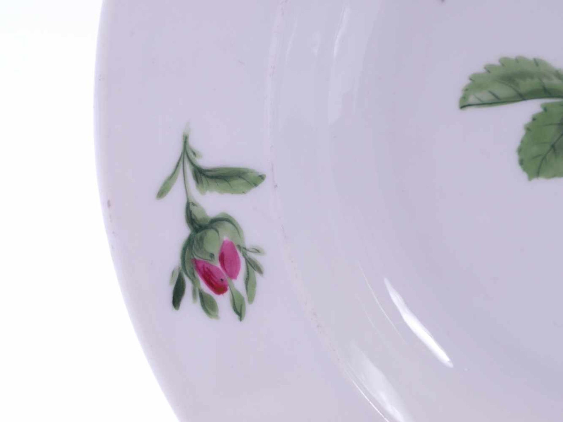 Meissen Paar Teller 1817-1824Suppenteller mit Rosendekor im Spiegel sowie Streublumen auf der Fahne. - Bild 3 aus 4