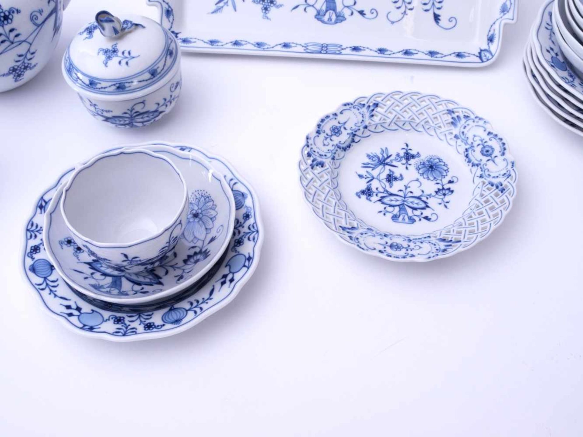 Meissen Teeservice Zwiebelmuster 23 TeileRestservice im klassischen blauen Unterglasurdekor. - Bild 4 aus 6