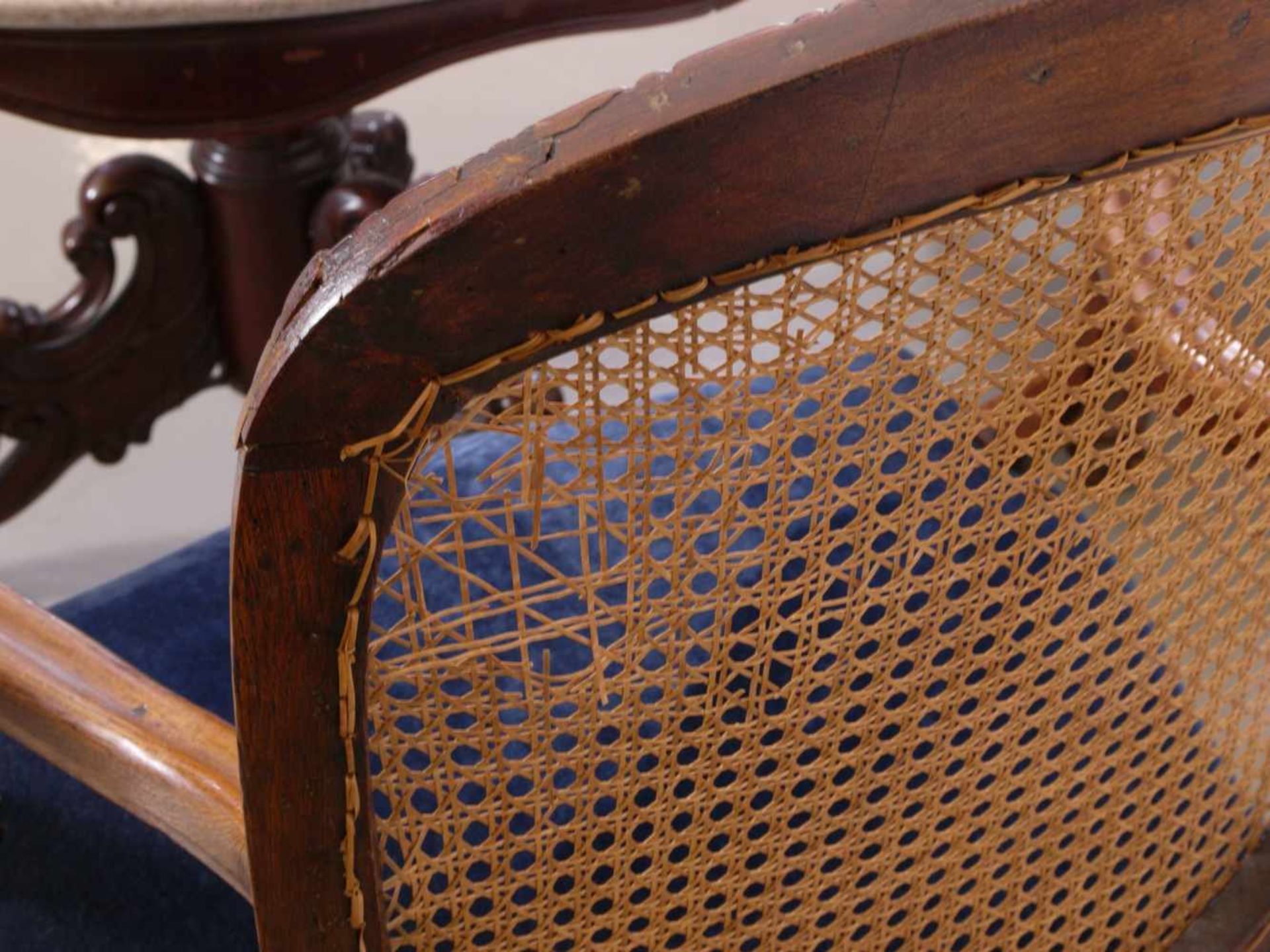 Chippendale Paar Sessel mit MarmortischZwei Chippendale Sessel mit typisch breiter Sitzfläche auf - Image 5 of 9