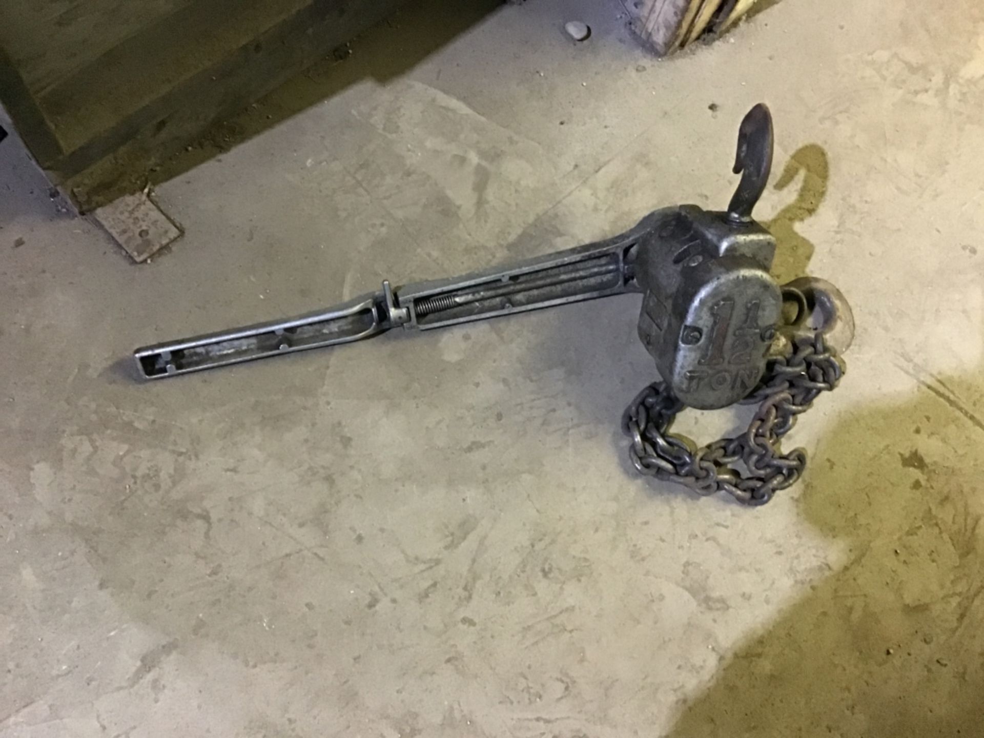 CM 1 1/2 ton puller