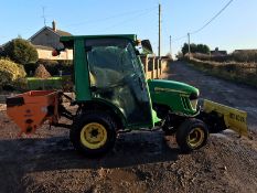 JOHN DEERE 2025R COMPACT TRACTOR, YEAR 2014, FRONT HYDRAULICS, TILT BLADE, FULL CAB C/W REAR GRITTER
