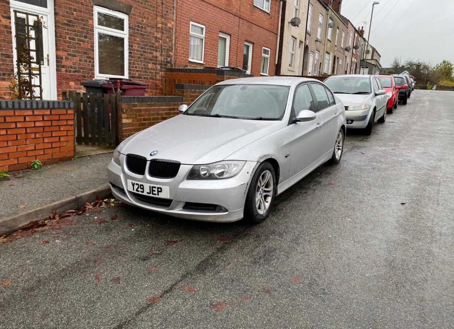 2008/08 REG BMW 320D SE 2.0 DIESEL SILVER 4 DOOR SALOON, SHOWING 5 FORMER KEEPERS *NO VAT* - Image 2 of 10