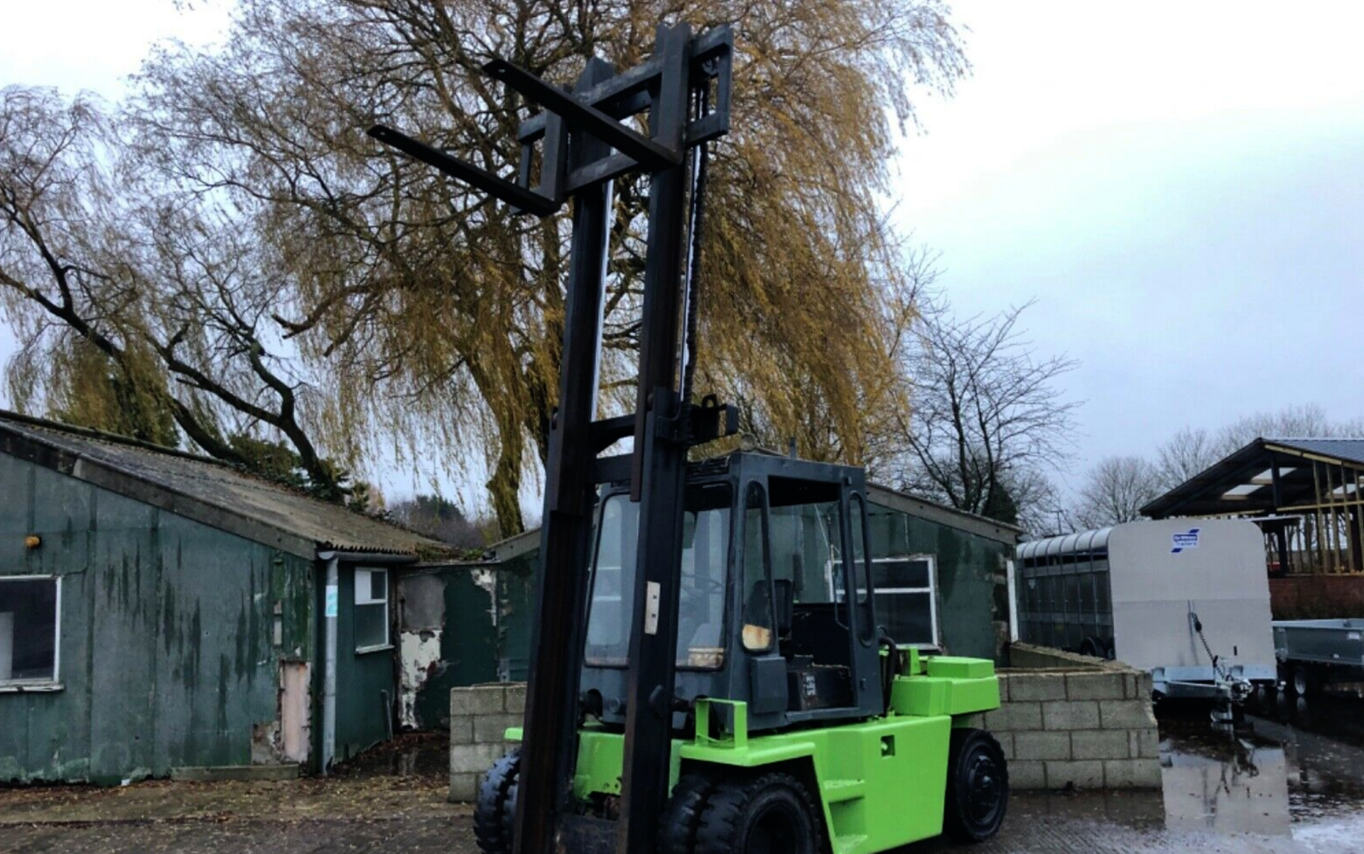 CLARKE DPL 70 5 TON FORK LIFT TRUCK LOW RESERVE - Image 3 of 10