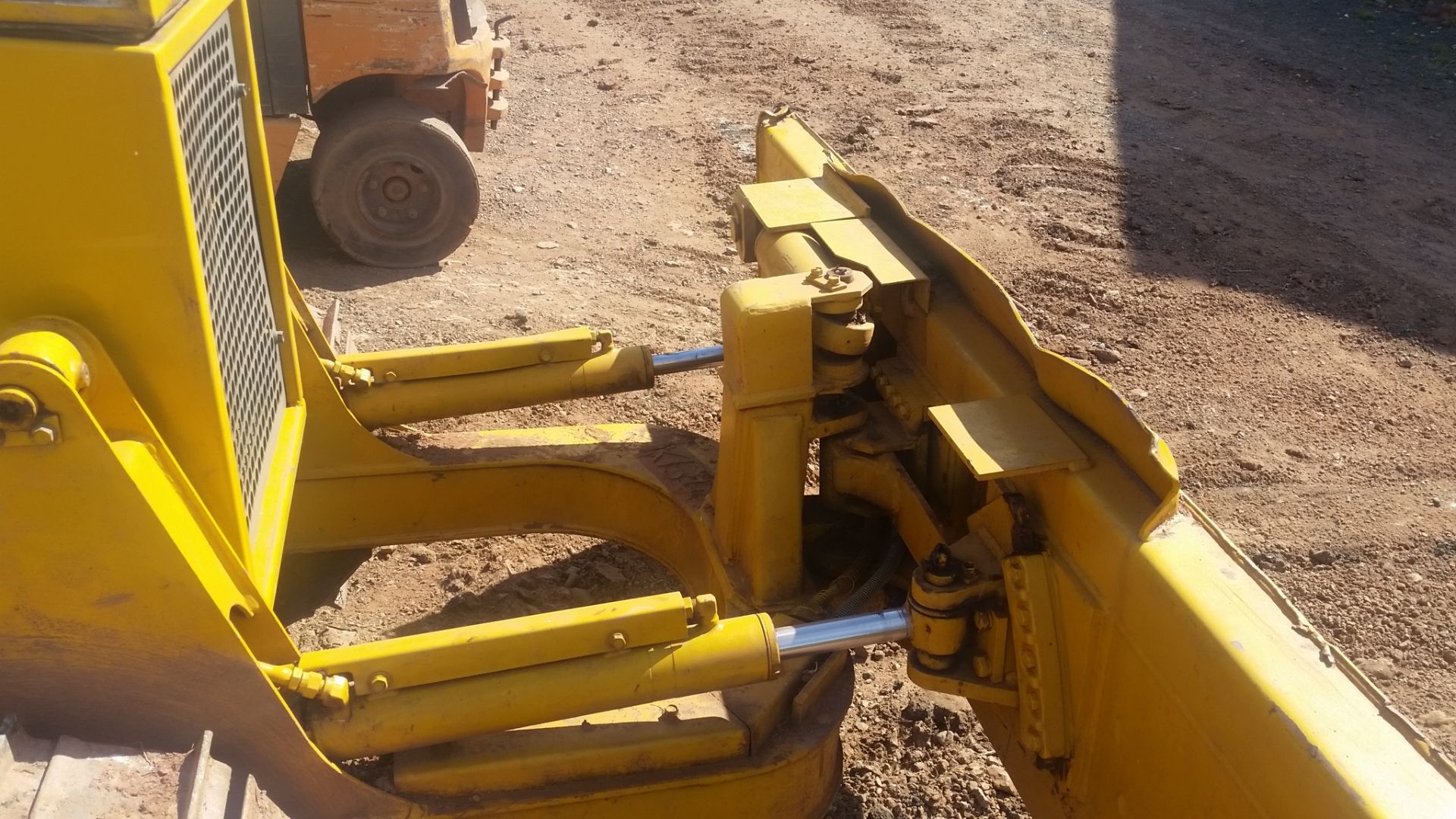 MITSUBISHI BD2G II DOZER, WITH 6 WAY BLADE IN WORKING CONDITION *NO VAT* - Image 6 of 9