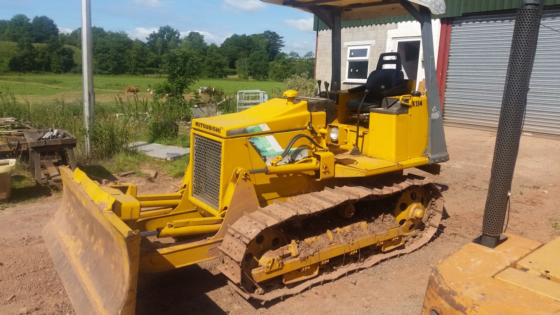 MITSUBISHI BD2G II DOZER, WITH 6 WAY BLADE IN WORKING CONDITION *NO VAT* - Image 7 of 9