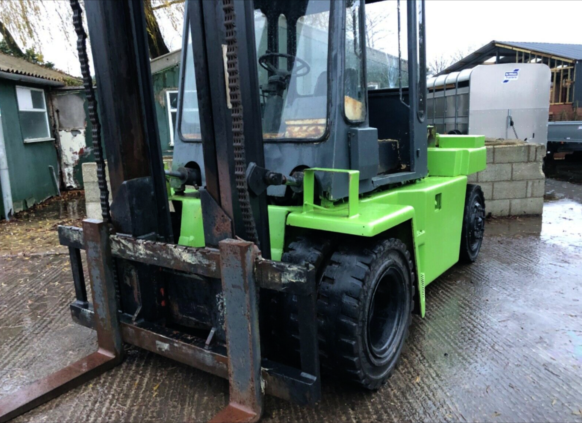 CLARKE DPL 70 5 TON FORK LIFT TRUCK LOW RESERVE - Image 5 of 10