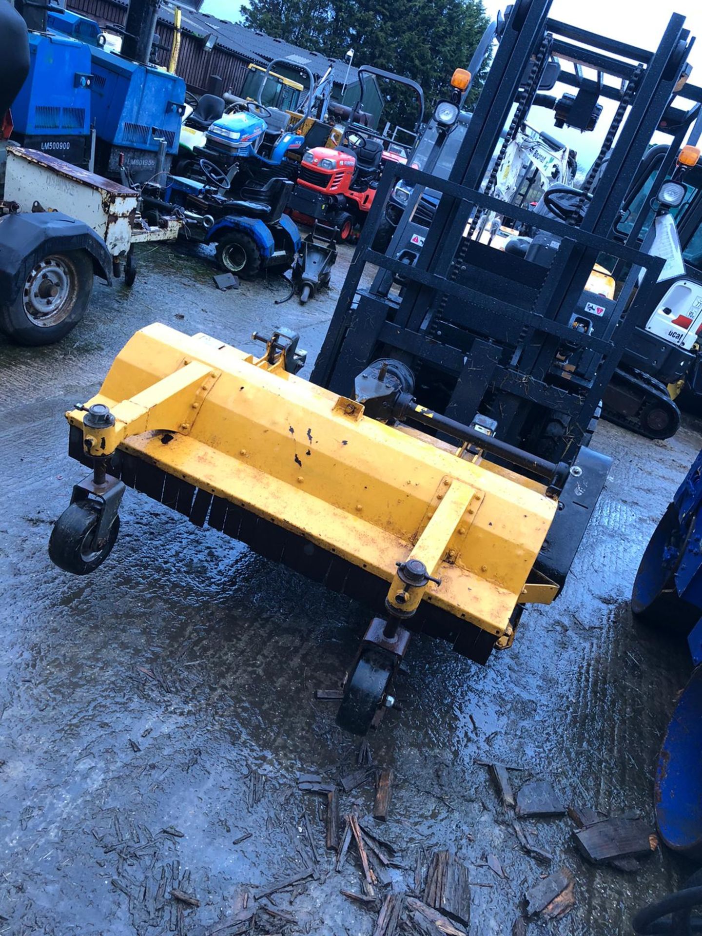 MUTHING 140 FLAIL DECK, CAME OFF A 2015 JOHN DEERE 1570 WILL FIT JOHN DEERE 1545, 1445 KUBOTA & MORE - Image 4 of 5