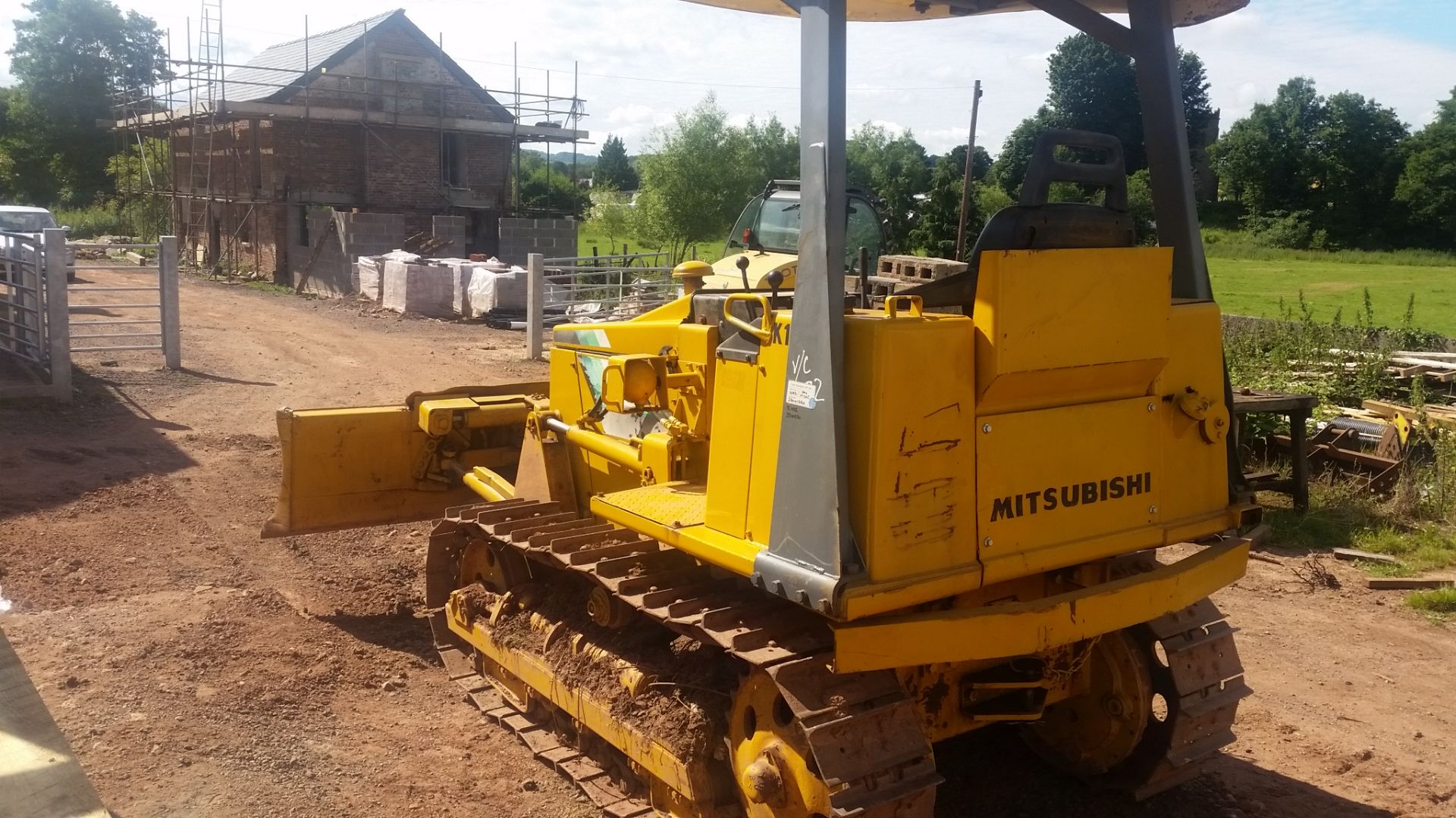 MITSUBISHI BD2G II DOZER, WITH 6 WAY BLADE IN WORKING CONDITION *NO VAT* - Image 9 of 9