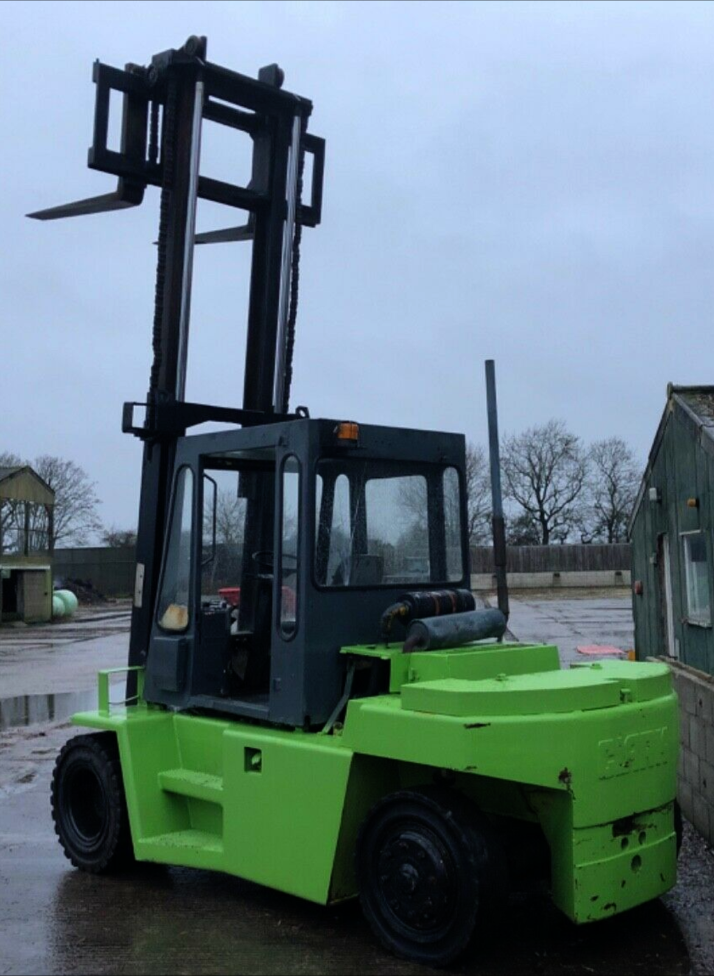 CLARKE DPL 70 5 TON FORK LIFT TRUCK LOW RESERVE - Image 6 of 10