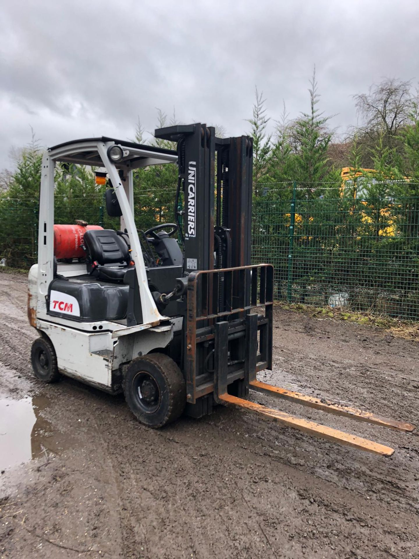 2013 TCM 1.8 TON FORKLIFT, SIDE SHIFT, CONTAINER SPEC, 3 STAGE MAST *PLUS VAT*