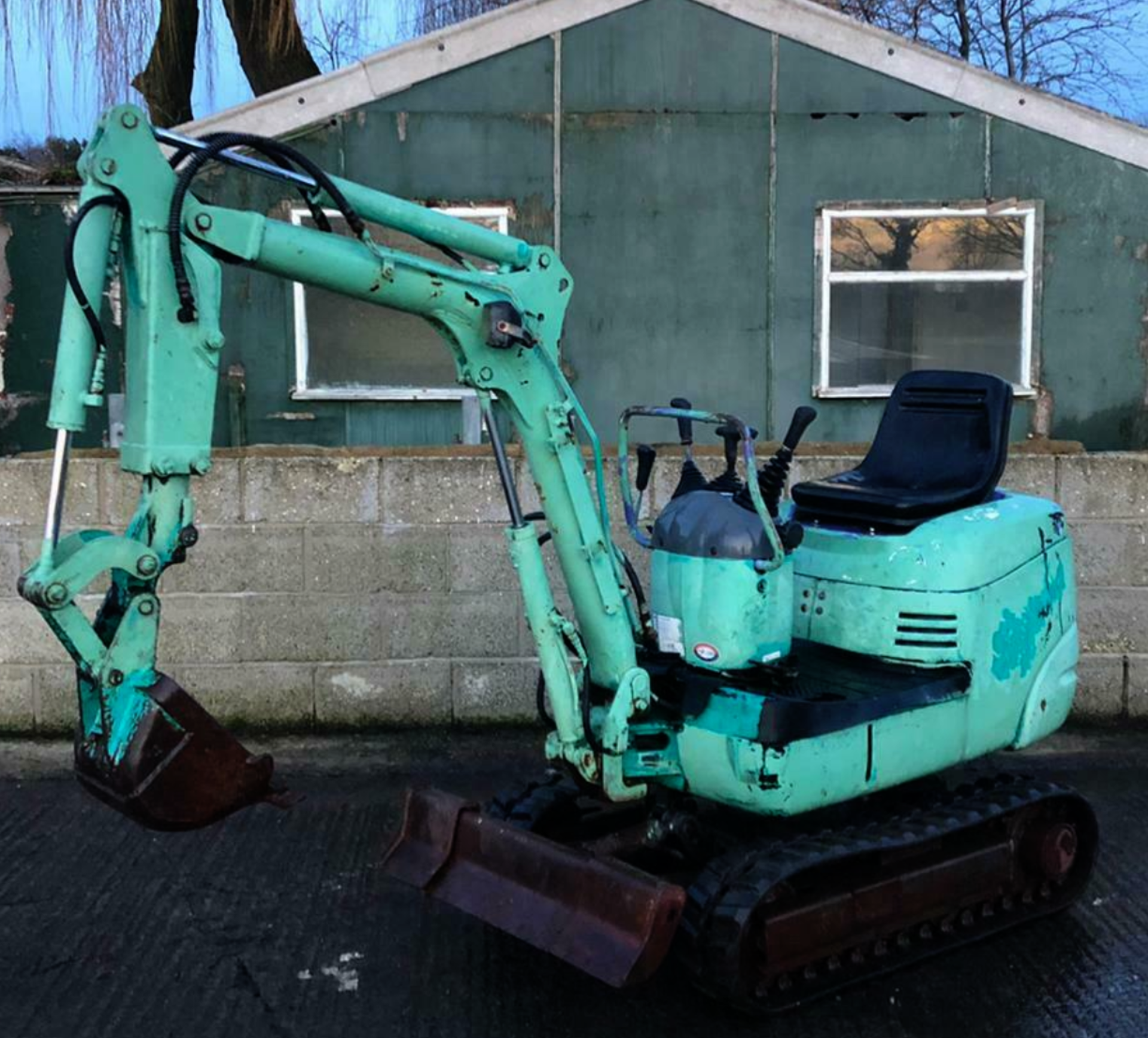 KOMATSU MICRO DIGGER PC03 SHOWING 897 HRS - Image 2 of 10