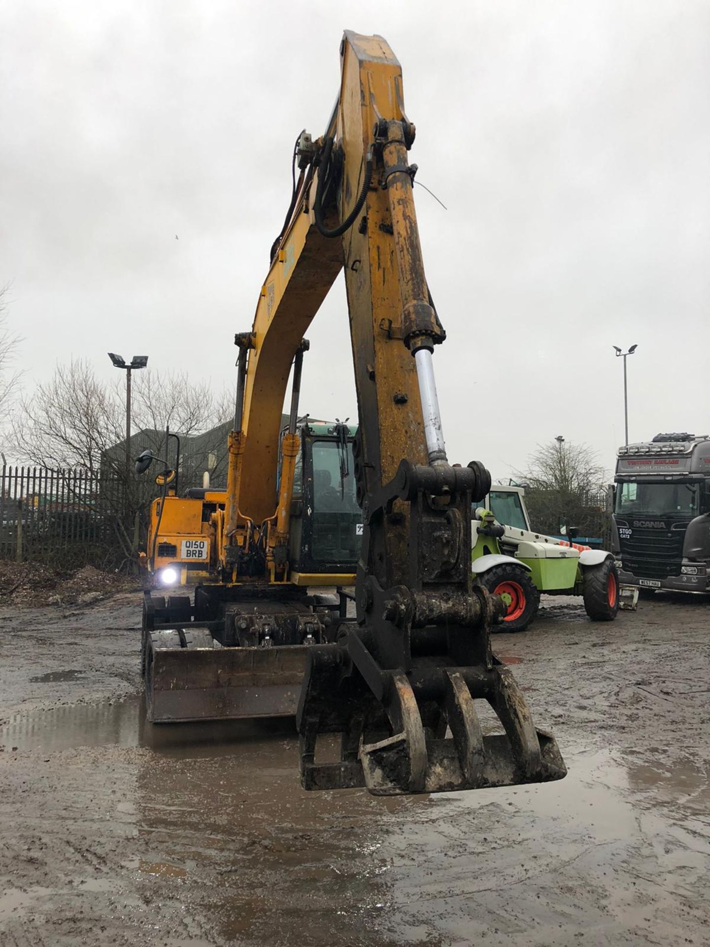 JCB JS160W WHEELED EXCAVATOR WITH GRAB, SHOWING 8800 HOURS, RUNS, WORKS AS IT SHOULD *PLUS VAT* - Image 3 of 6