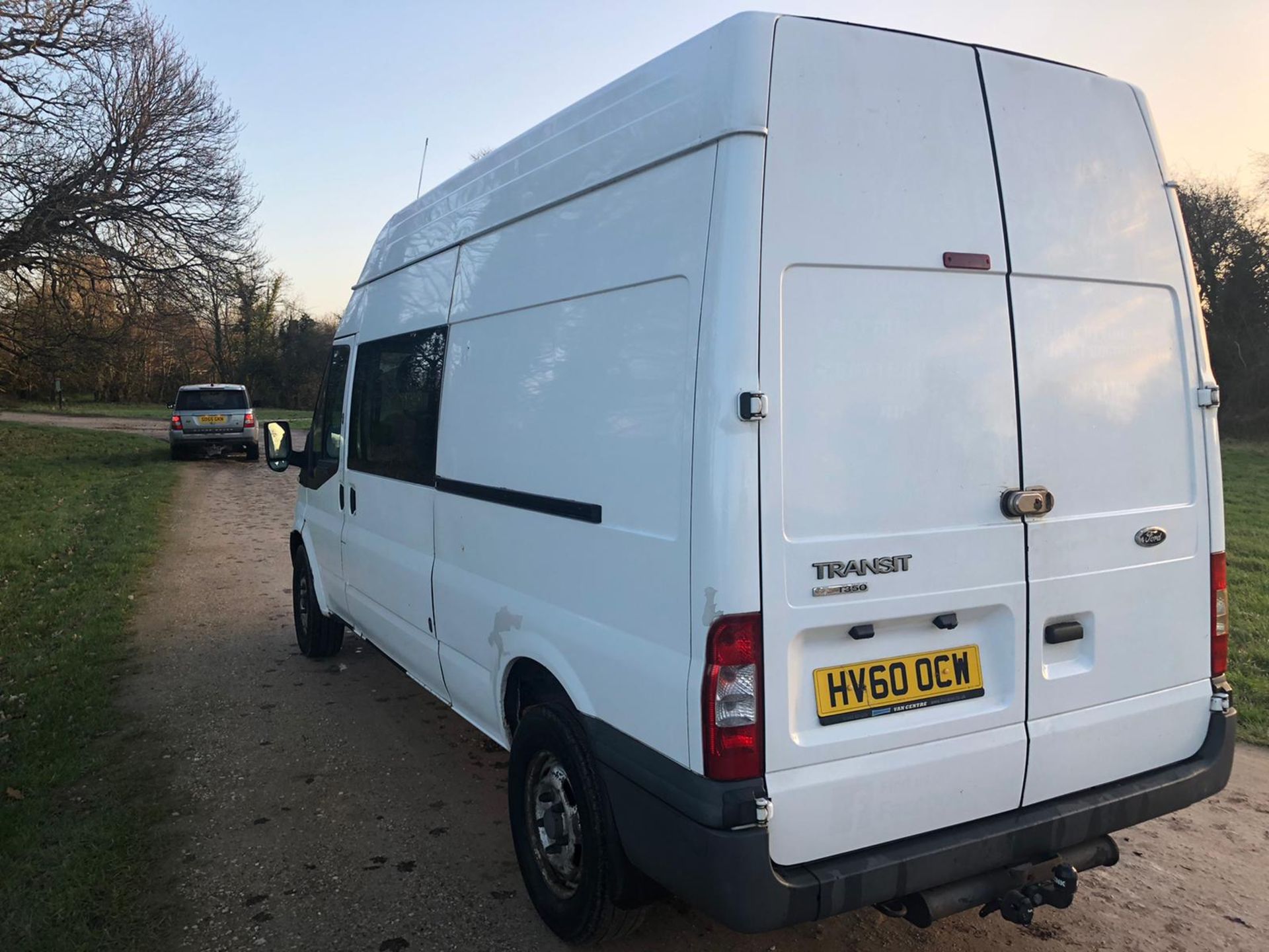 2010/60 REG FORD TRANSIT 115 T350L RWD 2.4 DIESEL WHITE PANEL VAN, SHOWING 3 FORMER KEEPERS *NO VAT* - Image 2 of 10