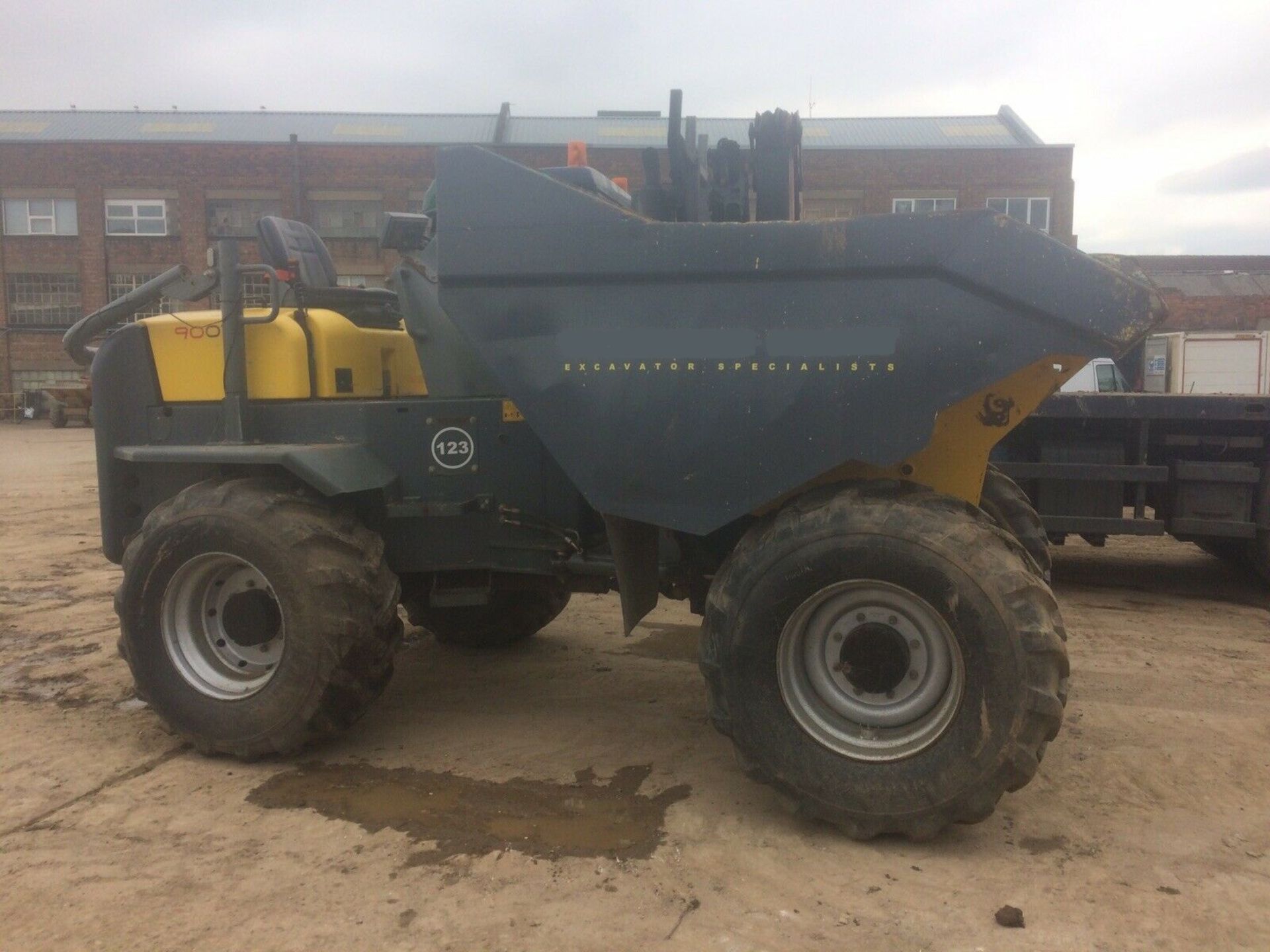 9 TON WACKER NEUSON DUMPER, YEAR 2013, 2380 HOURS, RUNS AND WORKS *PLUS VAT* - Image 2 of 6