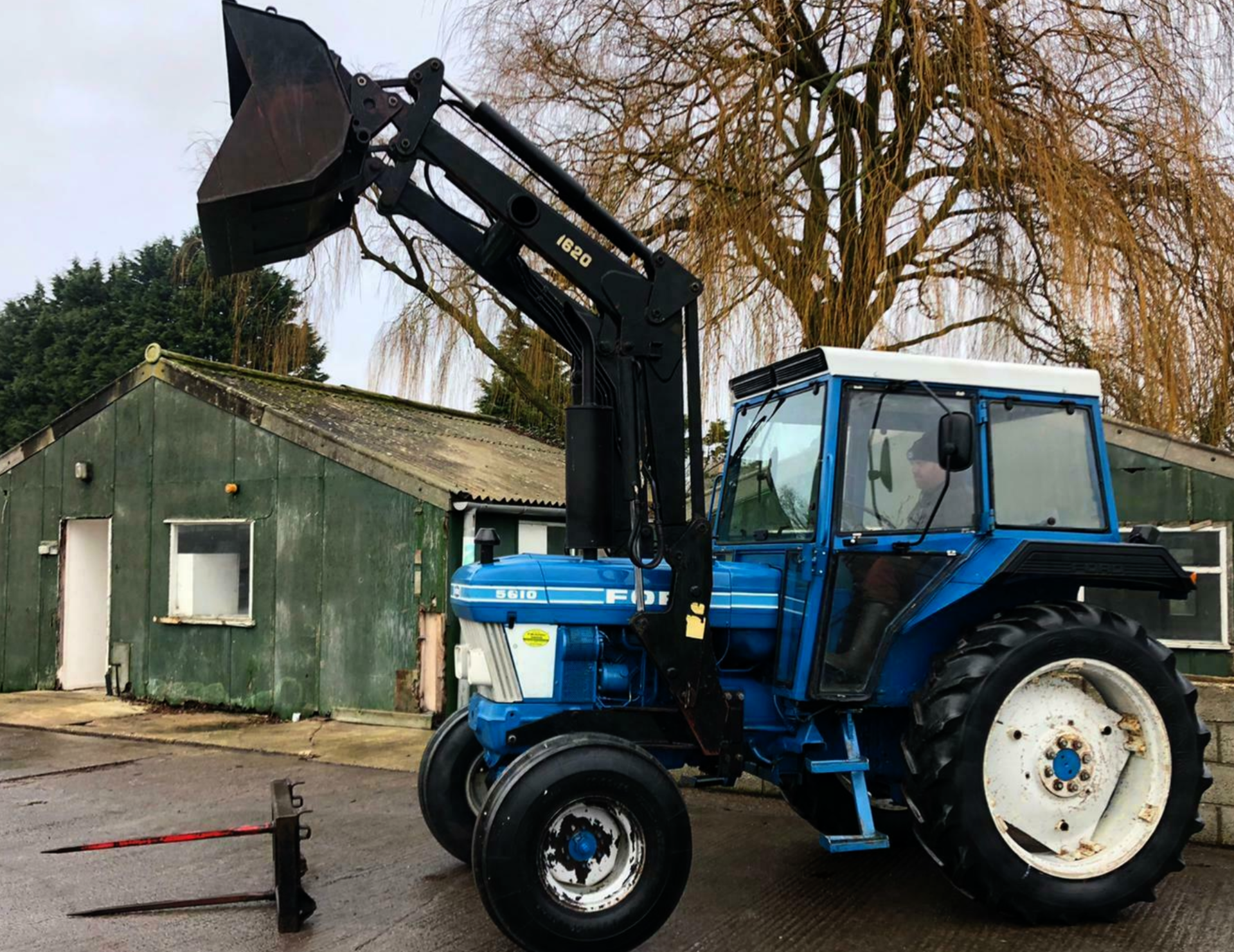 FORD 5610 2WD TRACTOR 1984 - TIDY - CHECK PICS - Image 3 of 12