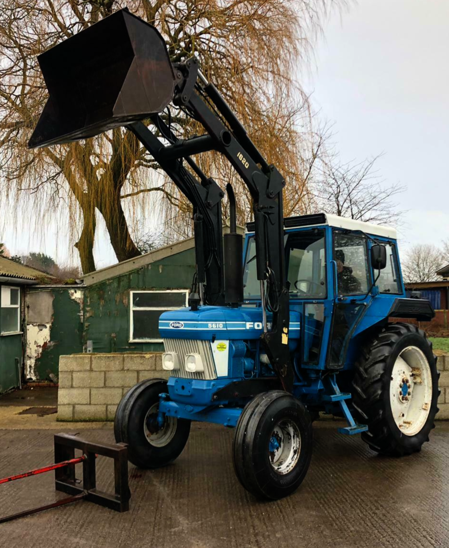 FORD 5610 2WD TRACTOR 1984 - TIDY - CHECK PICS