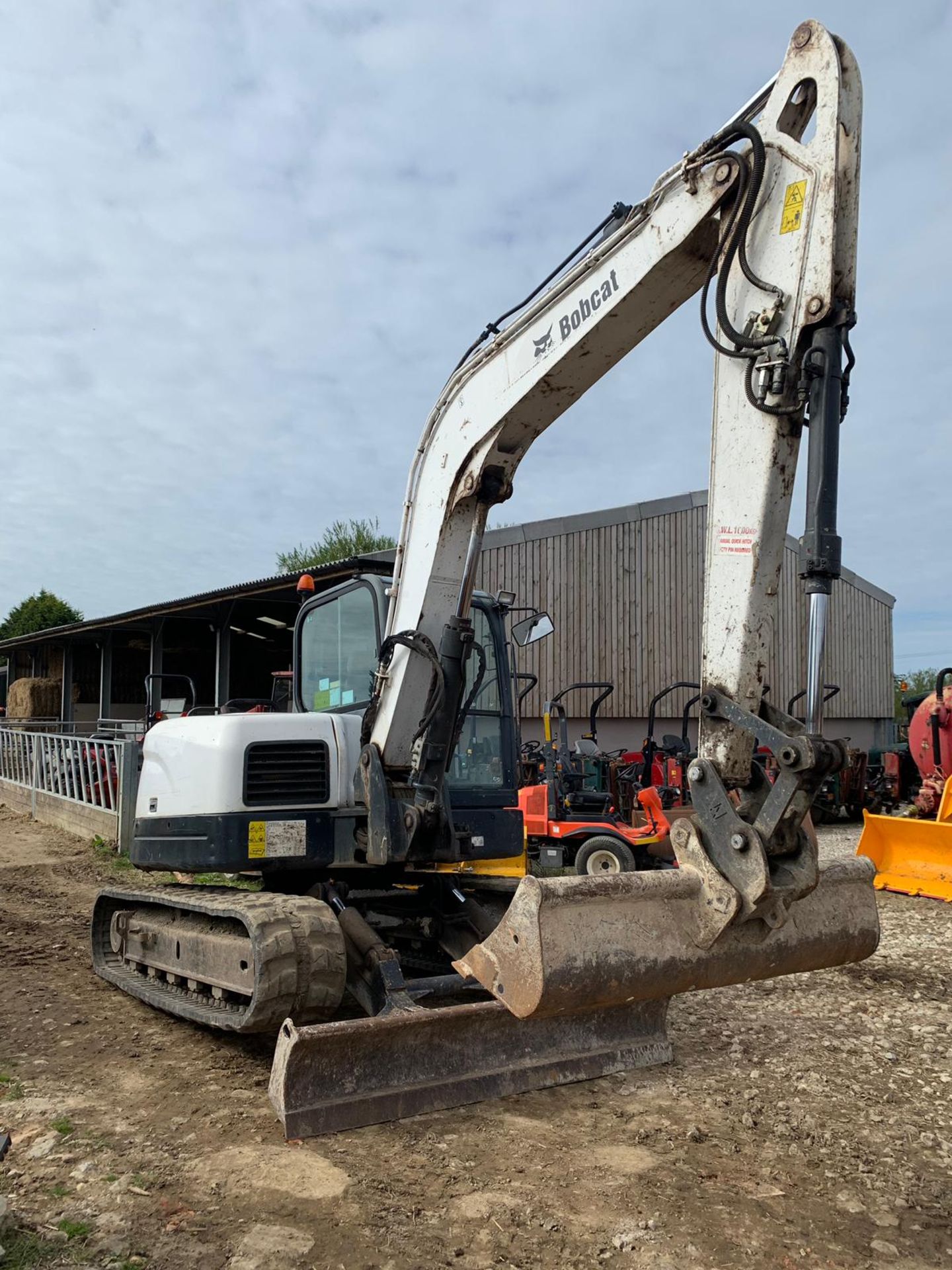 BOBCAT E80 COMPACT TRACKED EXCAVATOR, YEAR 2010, RUNS, WORKS AND DIGS *PLUS VAT* - Image 6 of 16