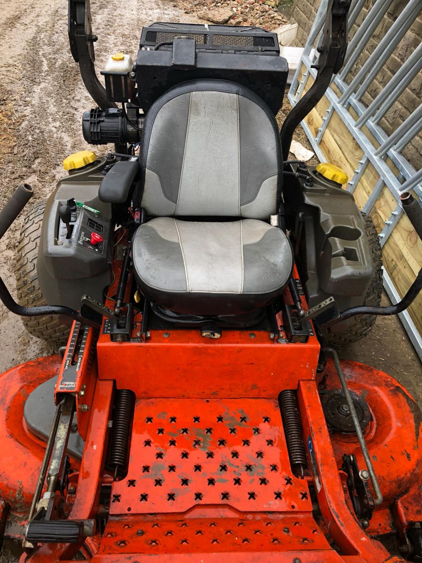 2012 HUSQVARNA PZ 29D ZERO TURN RIDE ON DIESEL LAWN MOWER *PLUS VAT* - Image 5 of 13