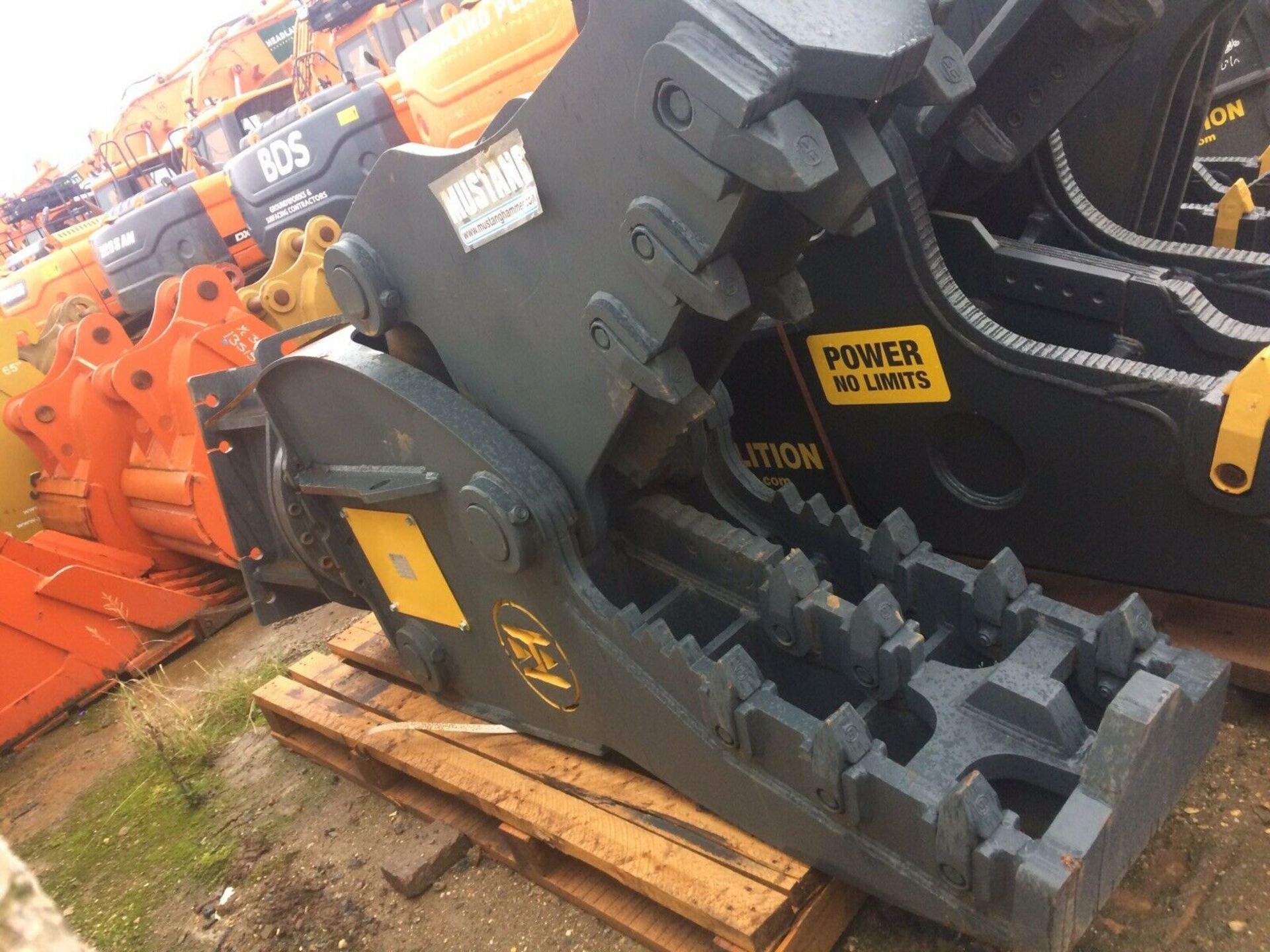 MUSTANG RH26 POWERFUL 2.6 TON CONCRETE CRUSHER / HYDRAULIC PULVERIZER / MUNCHER *PLUS VAT* - Image 2 of 5