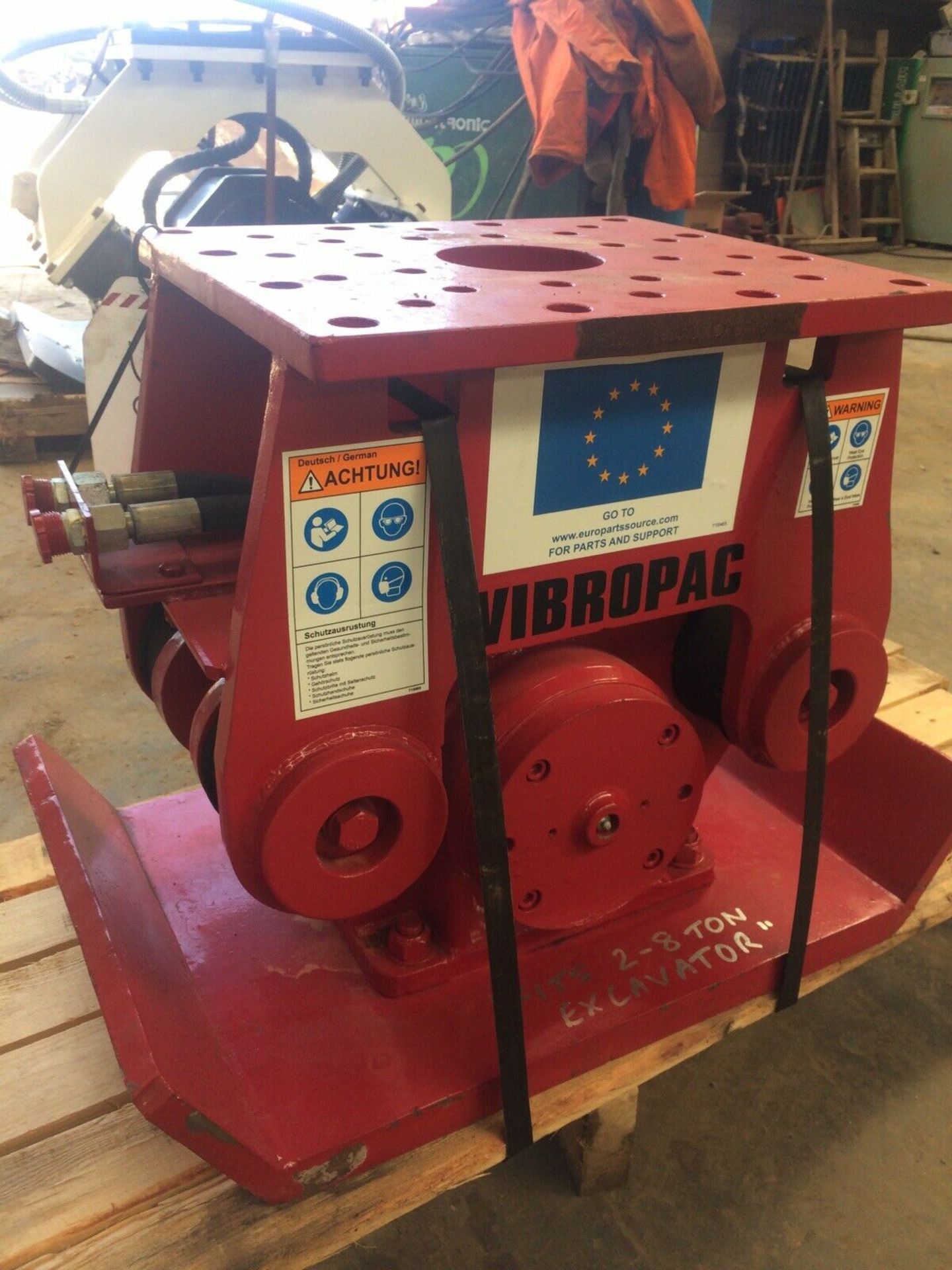 HYDRAULIC PLATE COMPACTOR TO FIT 2-8 TON EXCAVATOR, CONDITION IS NEW *PLUS VAT* - Image 3 of 3