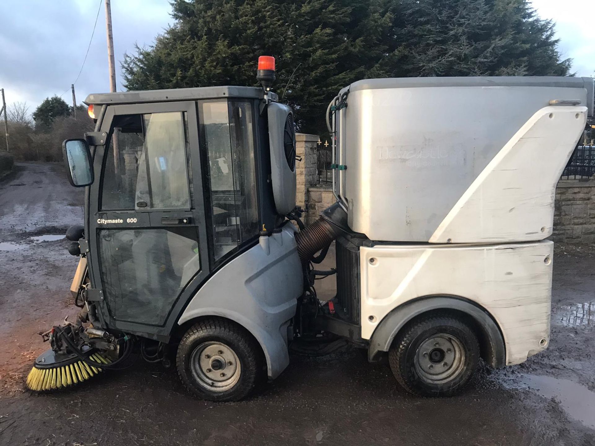 2015/15 REG HAKO CITYMASTER 600 ROADSWEEPER, RUNS, DRIVES, SWEEPS - EX COUNCIL *PLUS VAT* - Image 4 of 4