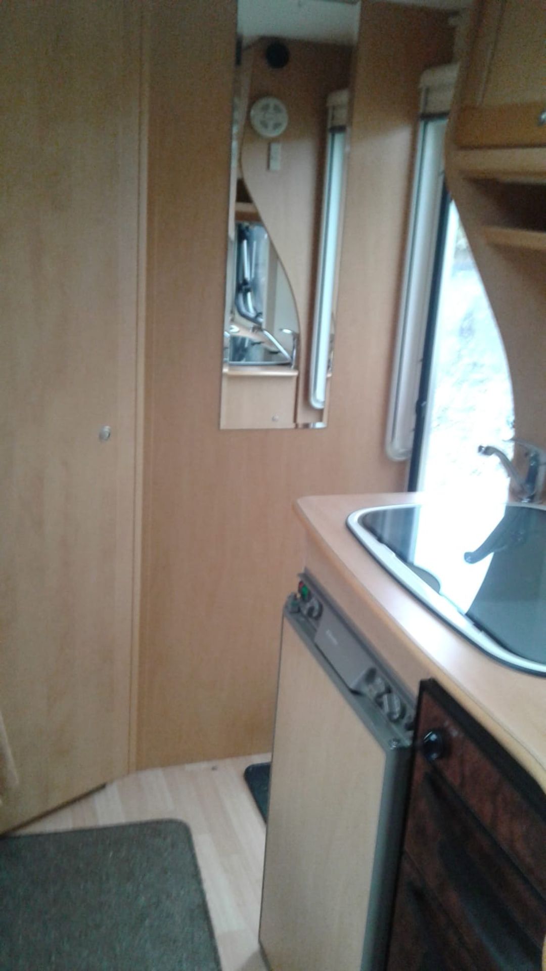 BAILEY RANGER 470/4 SINGLE AXLE 4 BERTH CARAVAN, CLEAN THROUGHOUT C/W FULL-SIZE AWNING *NO VAT* - Image 17 of 20