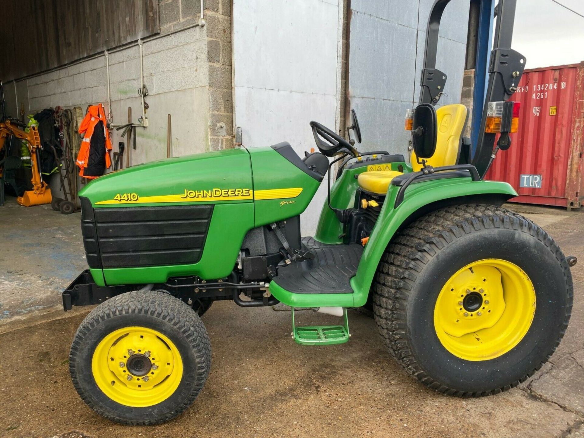 JOHN DEERE COMPACT TRACTOR 4410, 1 OWNER FROM NEW, 4X4, HYDROSTATIC DRIVE *PLUS VAT* - Image 4 of 8