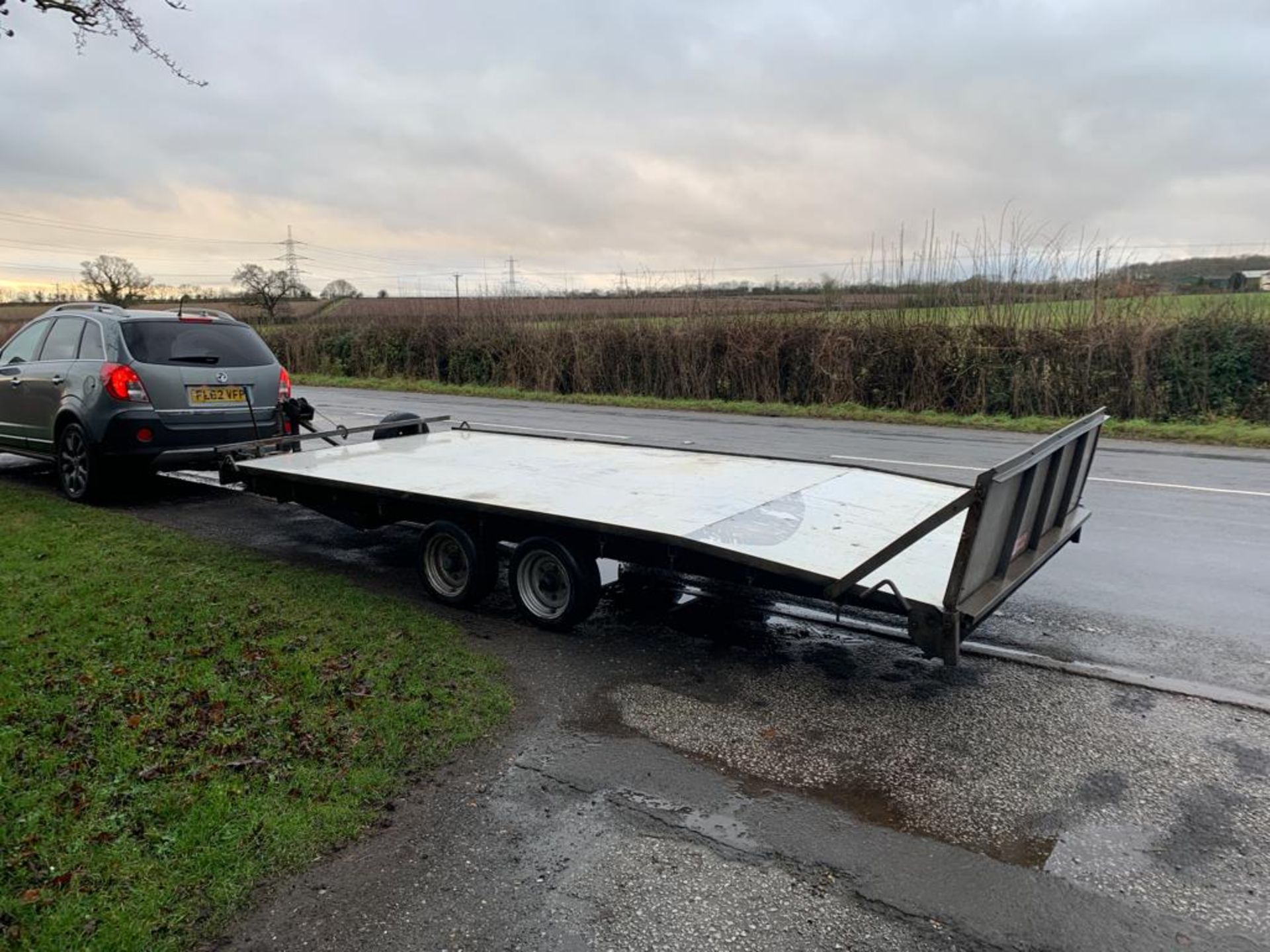 WESSEX TWIN AXLE TILT BED BEAVER-TAIL 3500 KG TRAILER *NO VAT* - Image 4 of 5