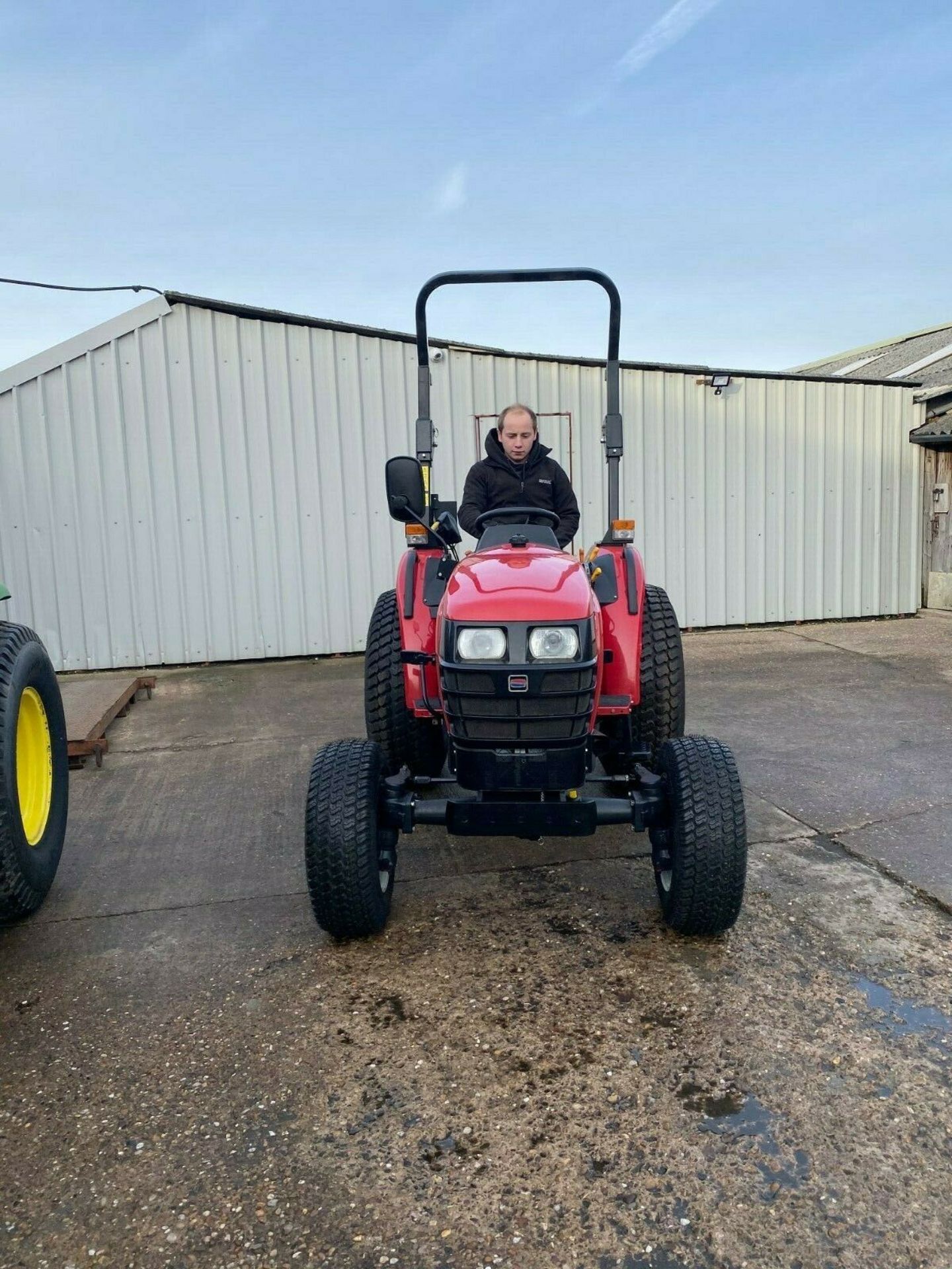 COMPACT TRACTOR SHIBAURA ST333, 33HP, 4 WHEEL DRIVE, YEAR 2012, ONLY 685 HOURS GENUINE FROM NEW - Image 3 of 9