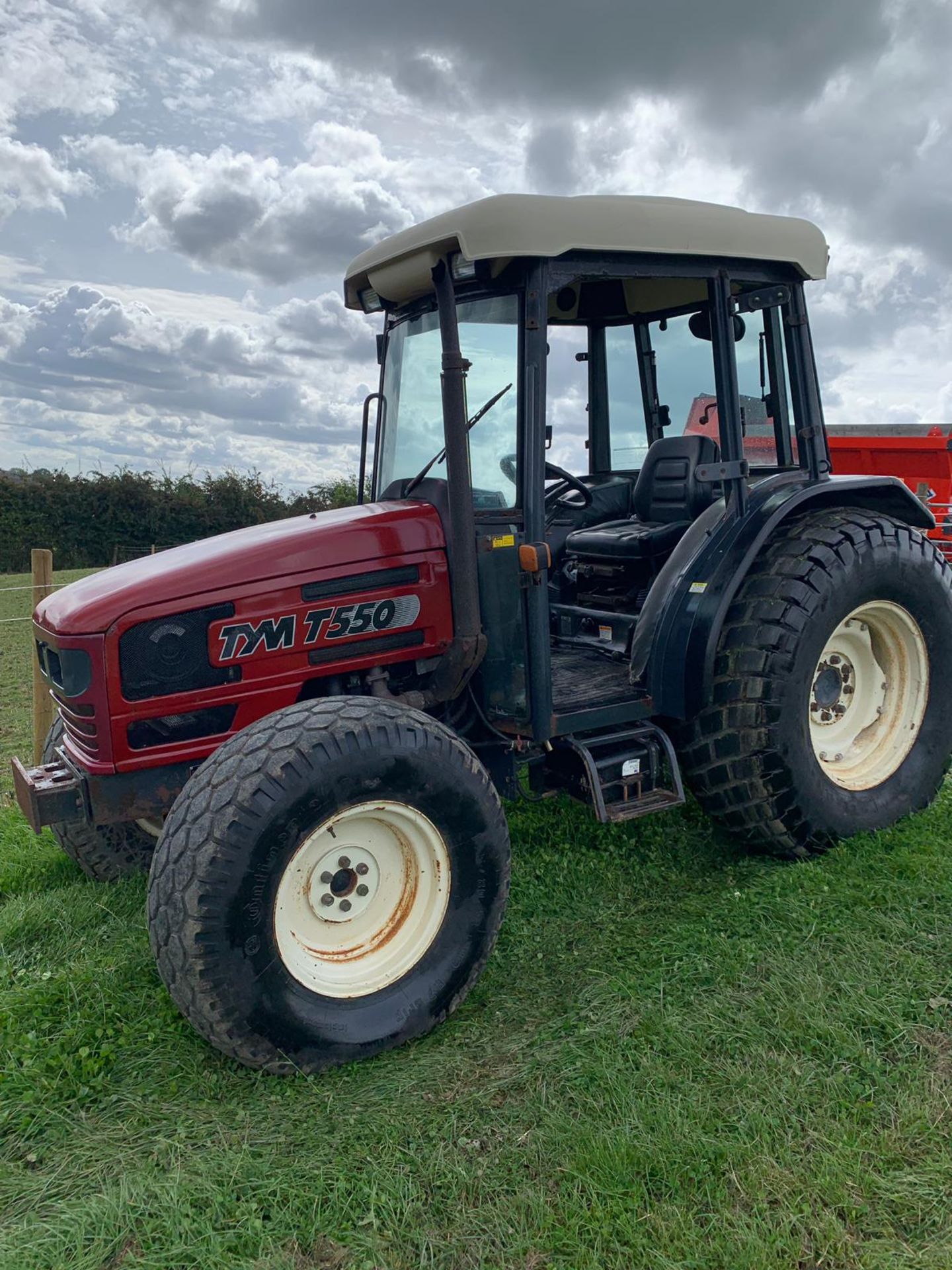 TYM T550 COMPACT TRACTOR WITH CAB, RUNS AND WORKS, SHOWING 2219 HOURS (UNVERIFIED) *PLUS VAT* - Image 4 of 14