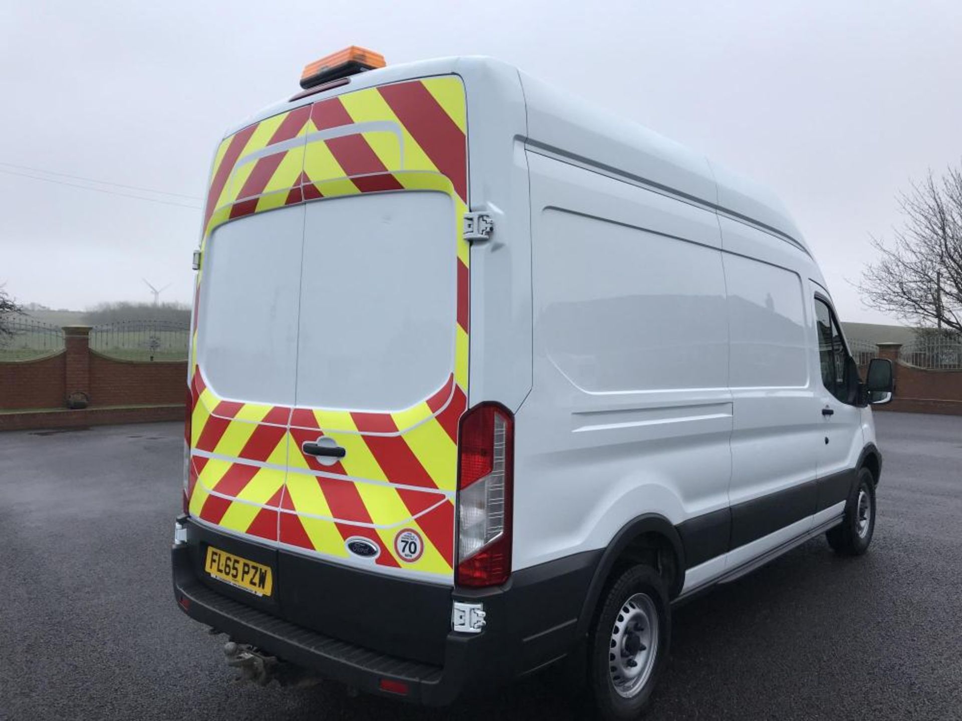 2015/65 REG FORD TRANSIT 125T350 LWB 2.2 DIESEL WHITE PANEL VAN, SHOWING 1 FORMER KEEPER *PLUS VAT* - Image 5 of 13