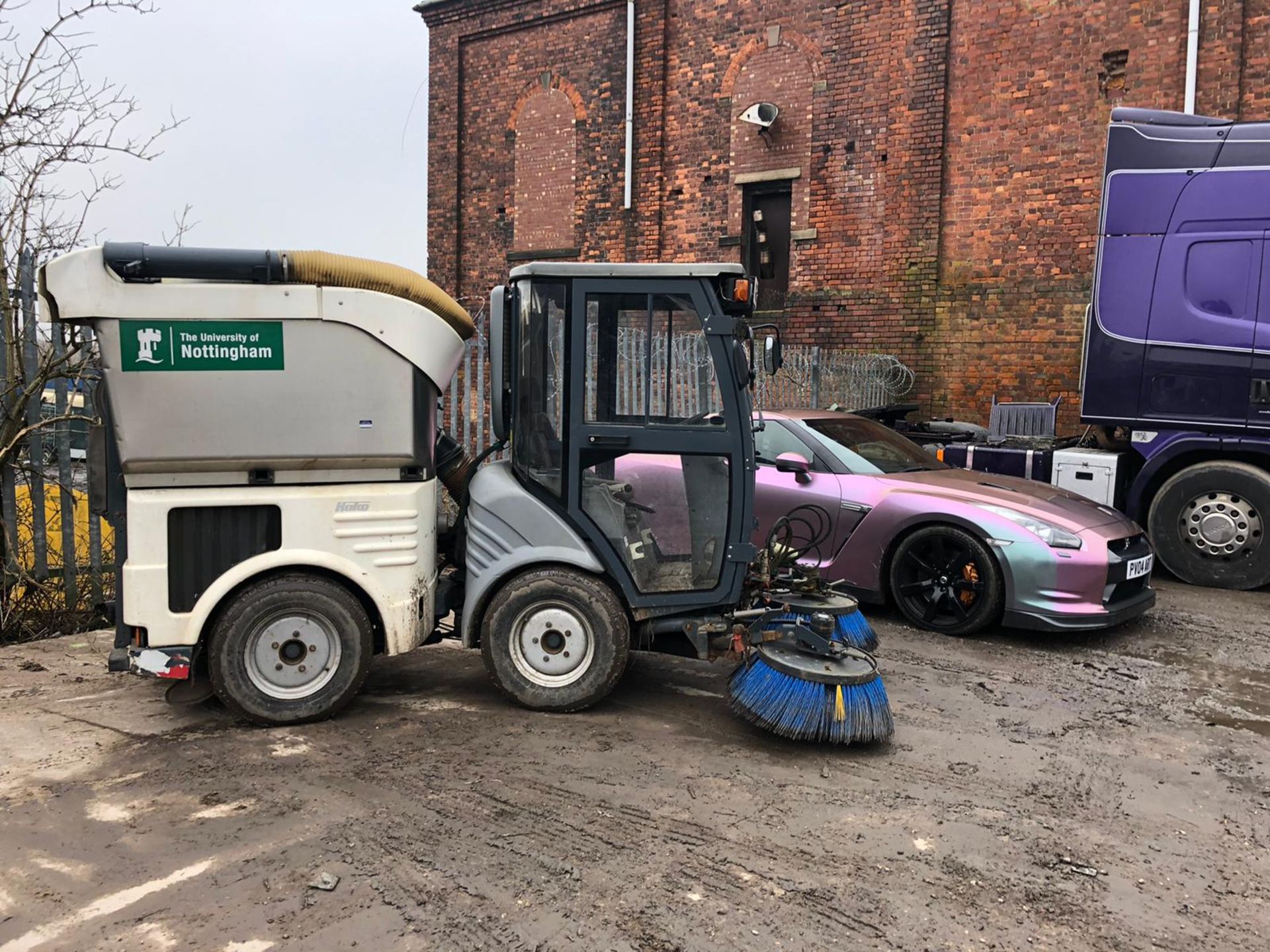 2009/59 REG HAKO ROAD SWEEPER 2.2 DIESEL, RUNS, WORKS AND SWEEPS, SHOWING 1 FORMER KEEPER *NO VAT* - Image 3 of 7