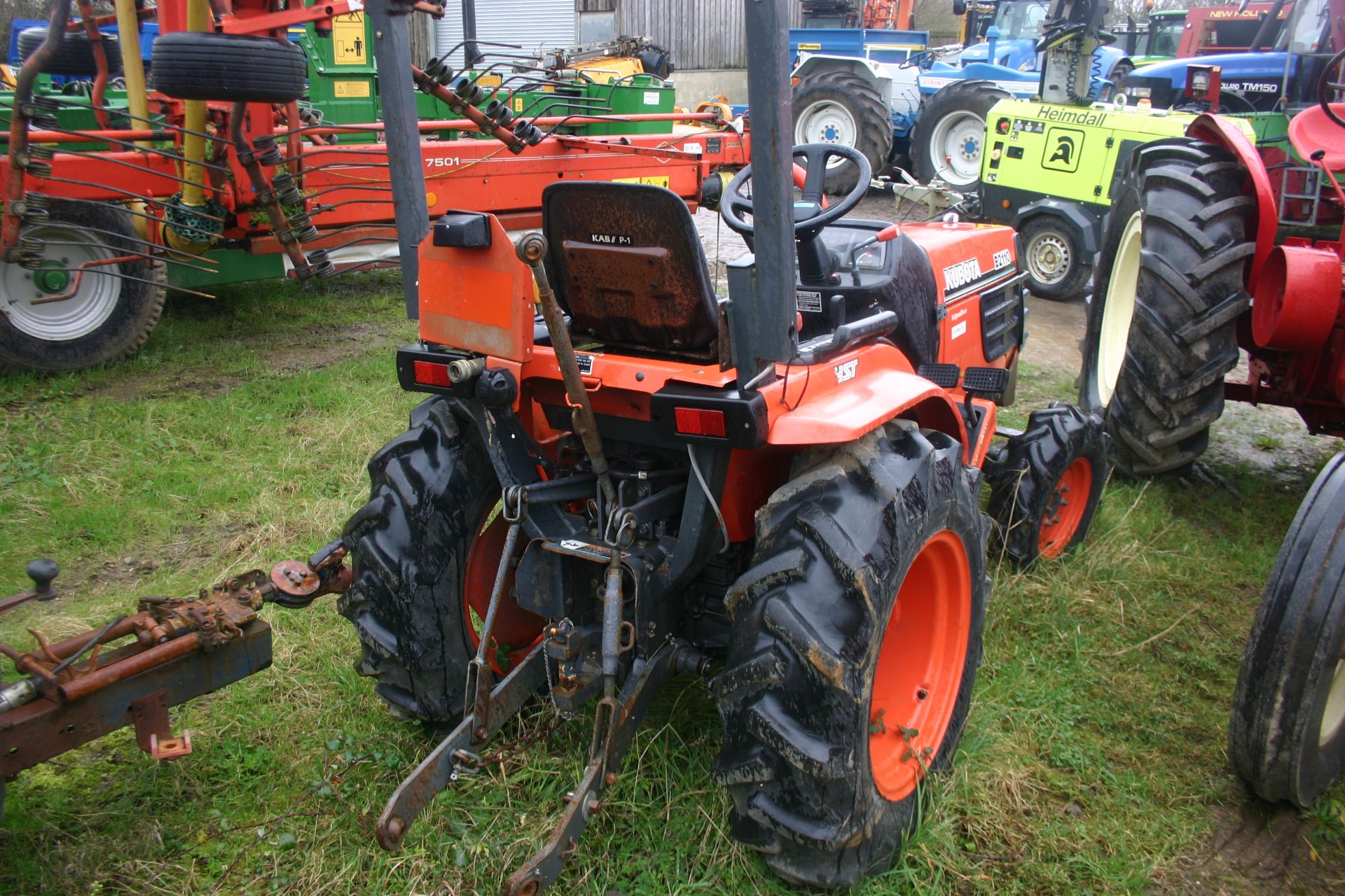 KUBOTA B2110 HST COMPACT TRACTOR 4WD, SHOWING 1189 HOURS, AGRICULTURAL TYRES *PLUS VAT* - Image 3 of 6